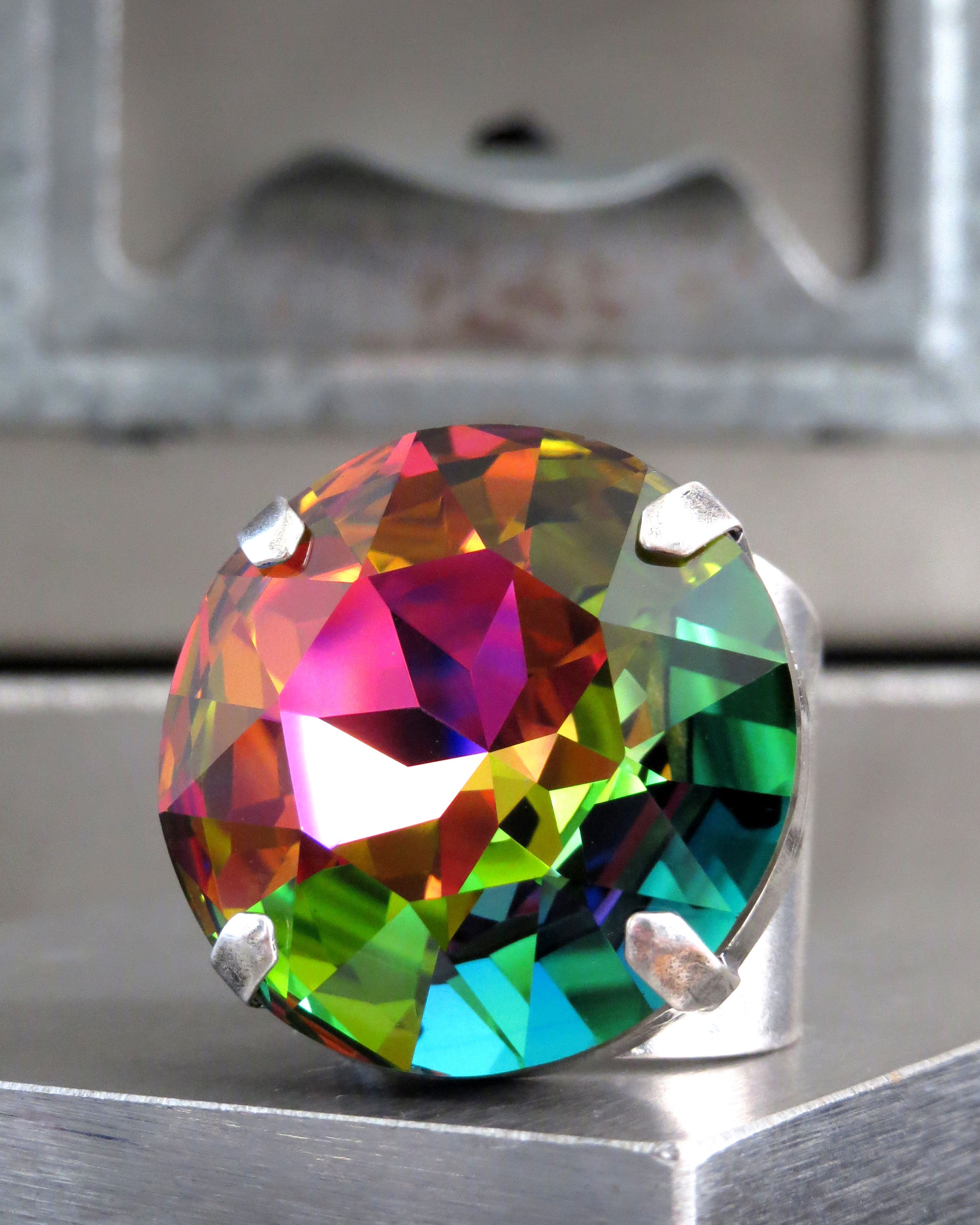 SHOWTIME V2 - Large Round Rainbow Crystal Ring