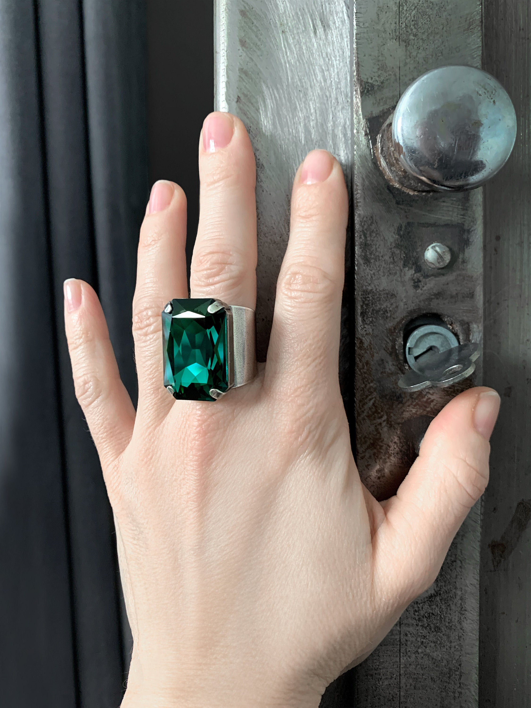 OZ - Emerald Green Crystal Cocktail Ring