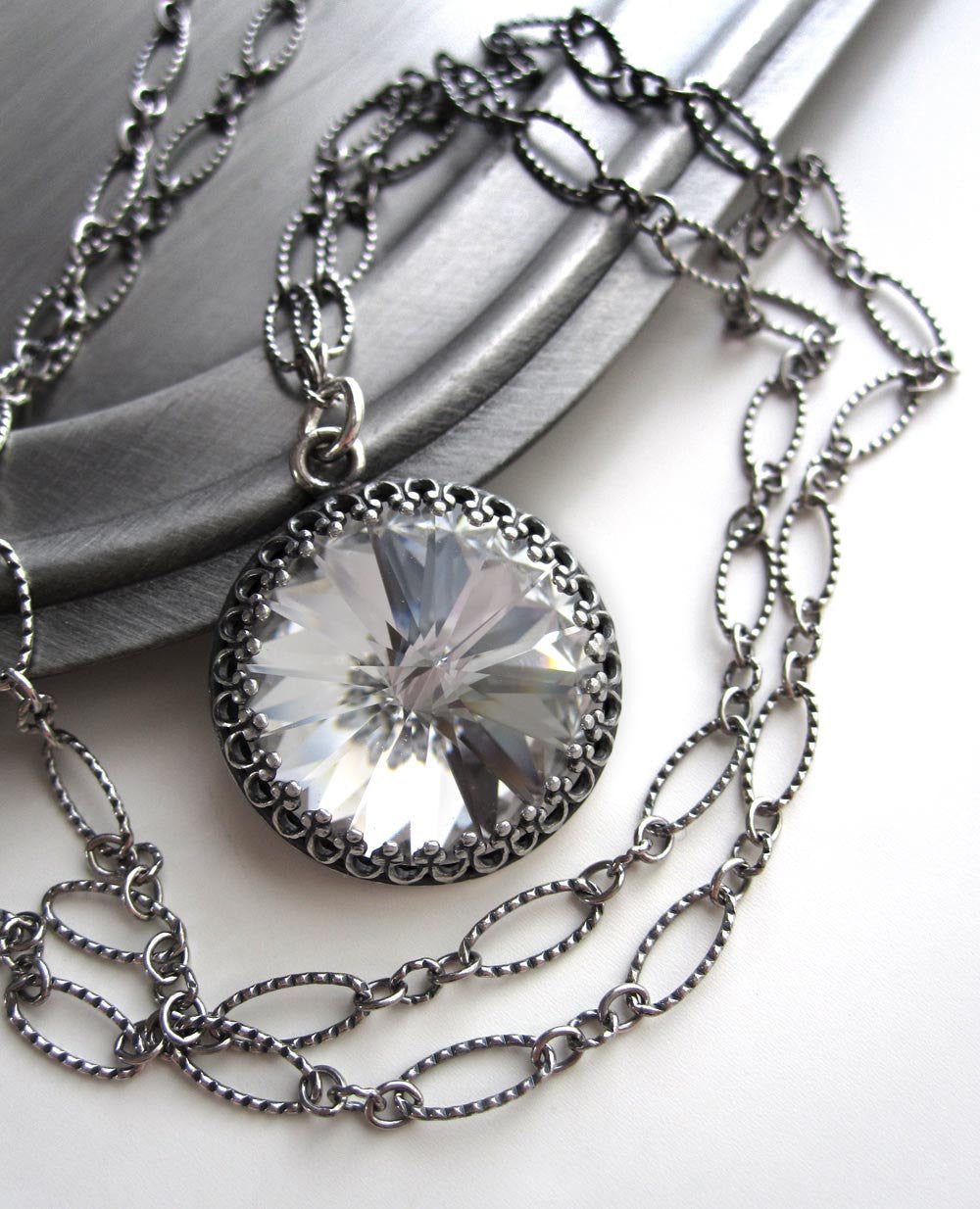 ROYAL - Clear Crystal Rivoli Pendant Necklace - Vintage Style Crown
