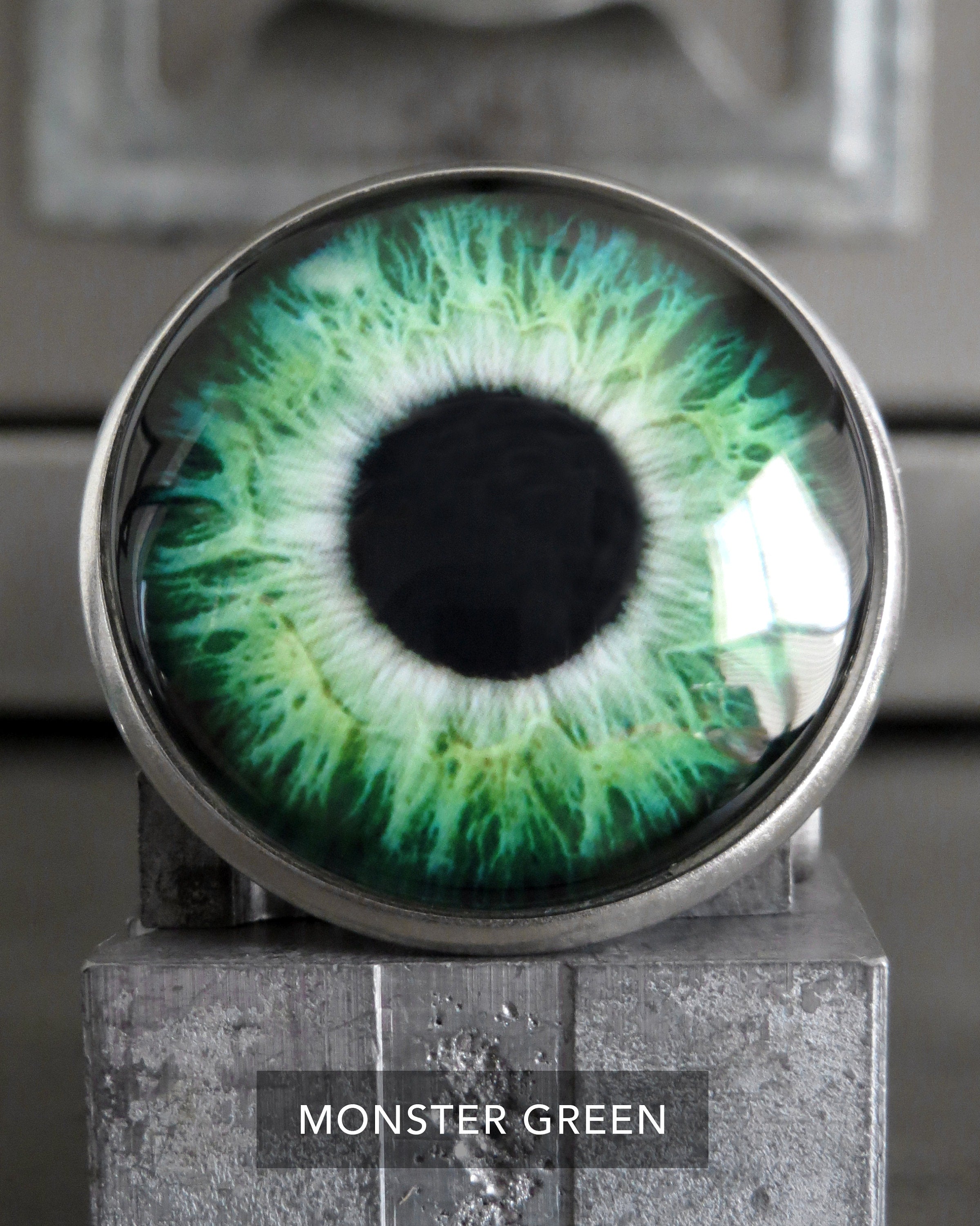 Realistic Eyeball Pin Button - 6 Colors - Grey Green Aqua Blue Brown Eyeball Pins - Fun Halloween Trick or Treat Gift Teenage Boy Girl Teen