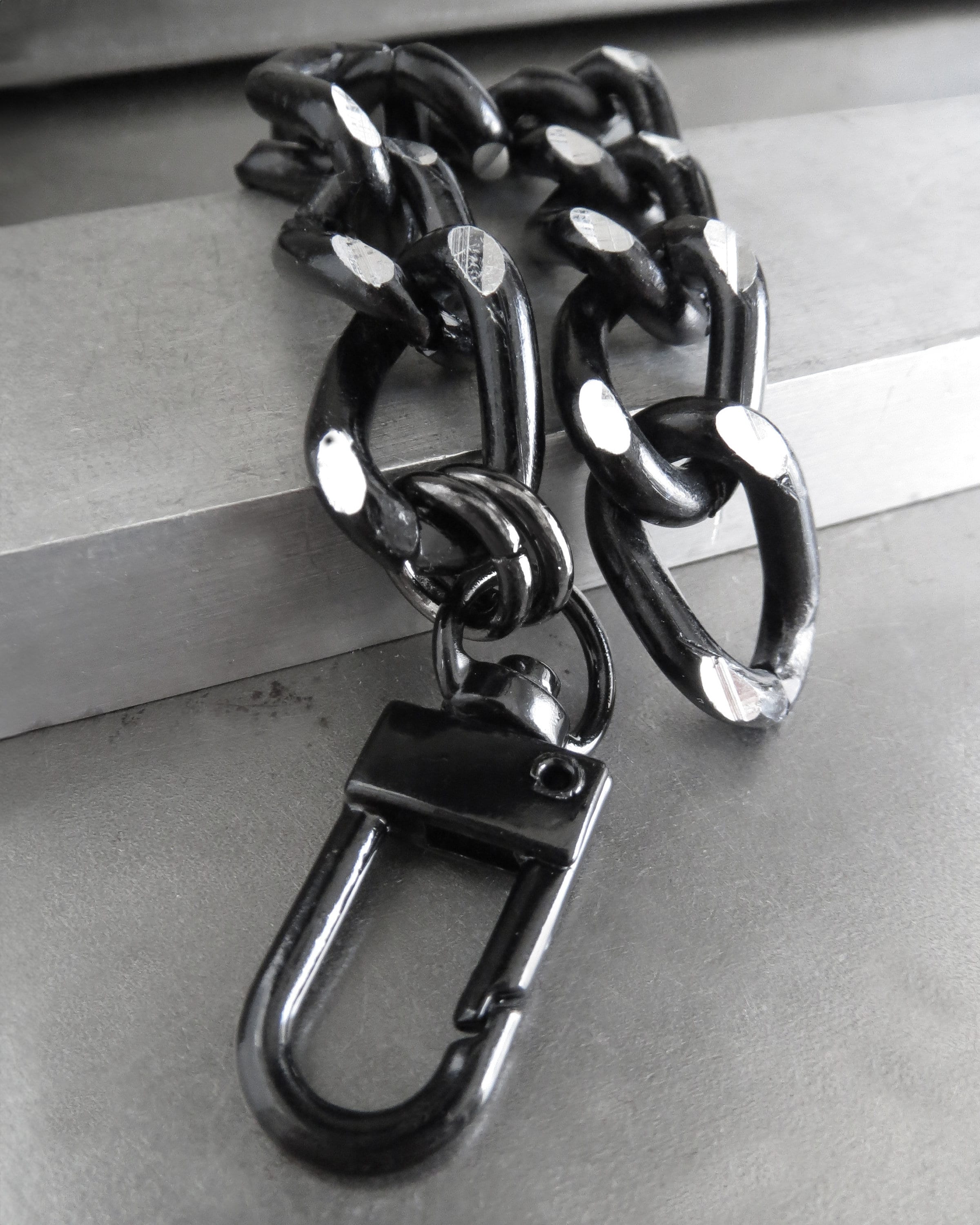 VIBE - Thick Black and Silver Chain Bracelet . Faceted Black Silver Chain Bracelet for Men Women - Unisex Bracelet, Unisex Jewelry