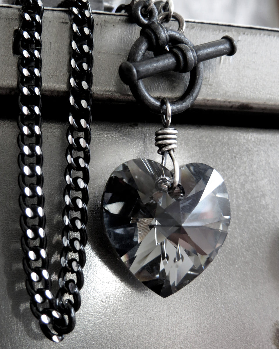 ネックレス・ペンダント Crystal Heart Necklace (Black) neck-black-crystal-heart-