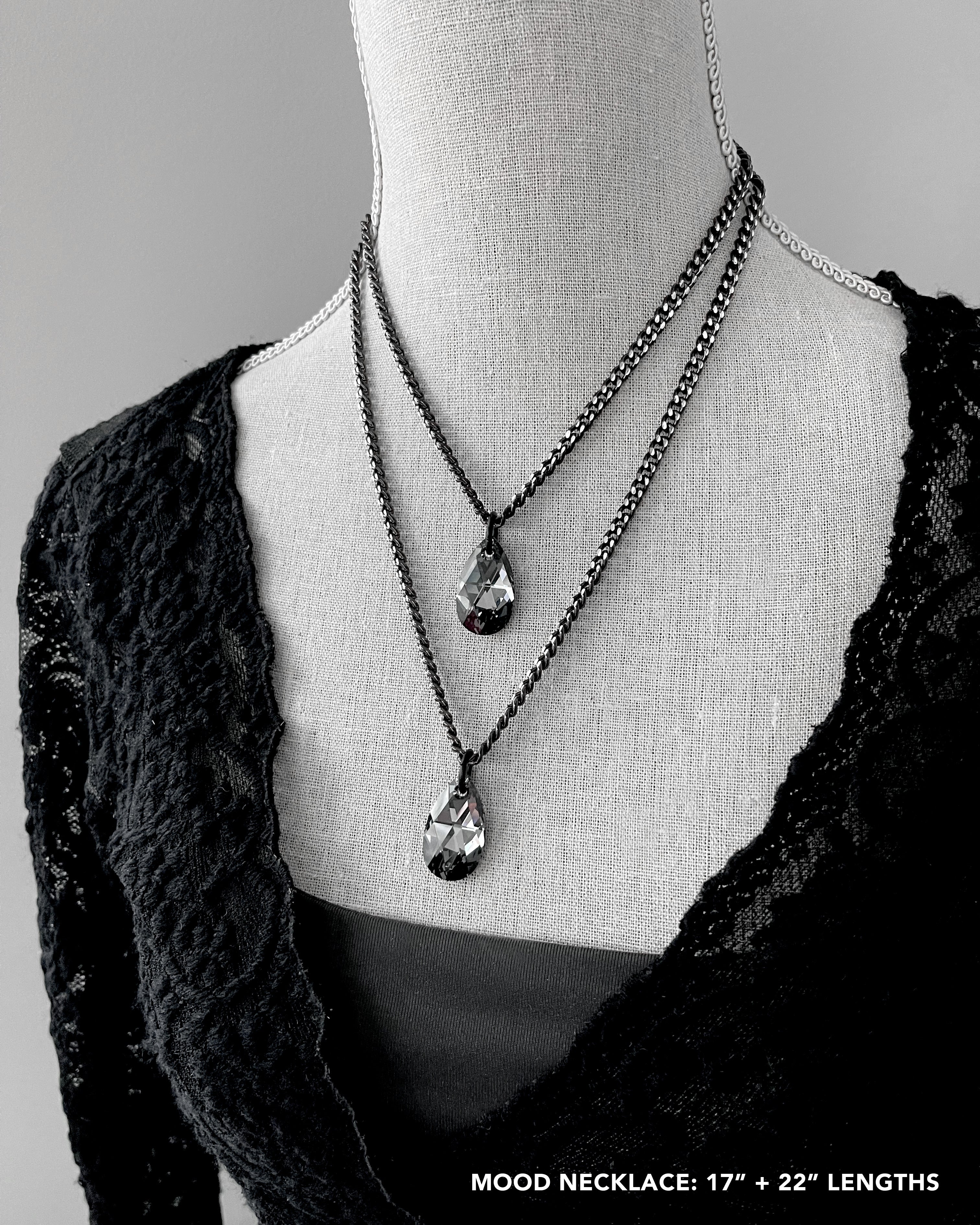 MOOD V2 - Black Night Crystal Teardrop Necklace with Diamond-Cut Chain