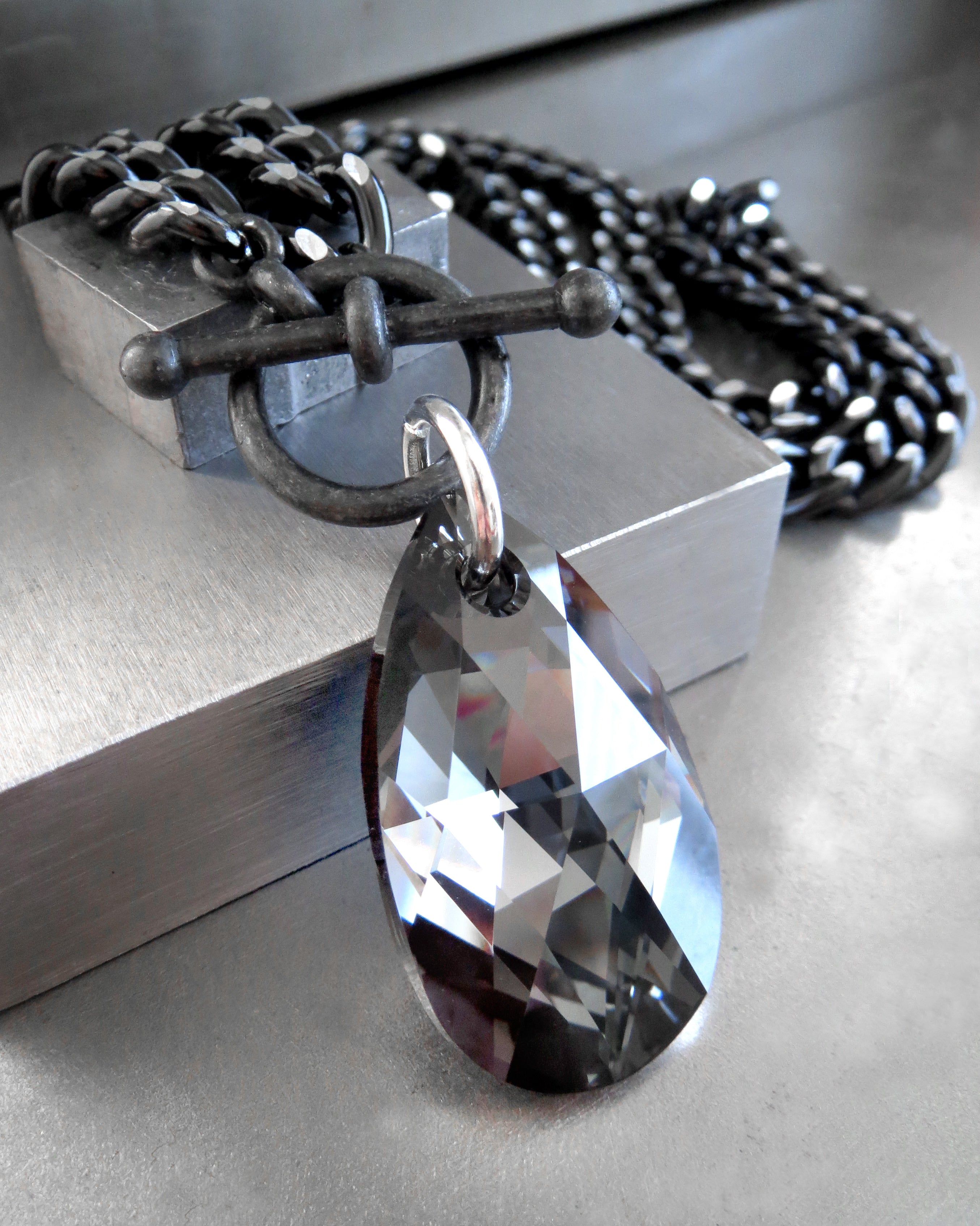 VIBE V3 - Black Teardrop Crystal Necklace with Thick Chain