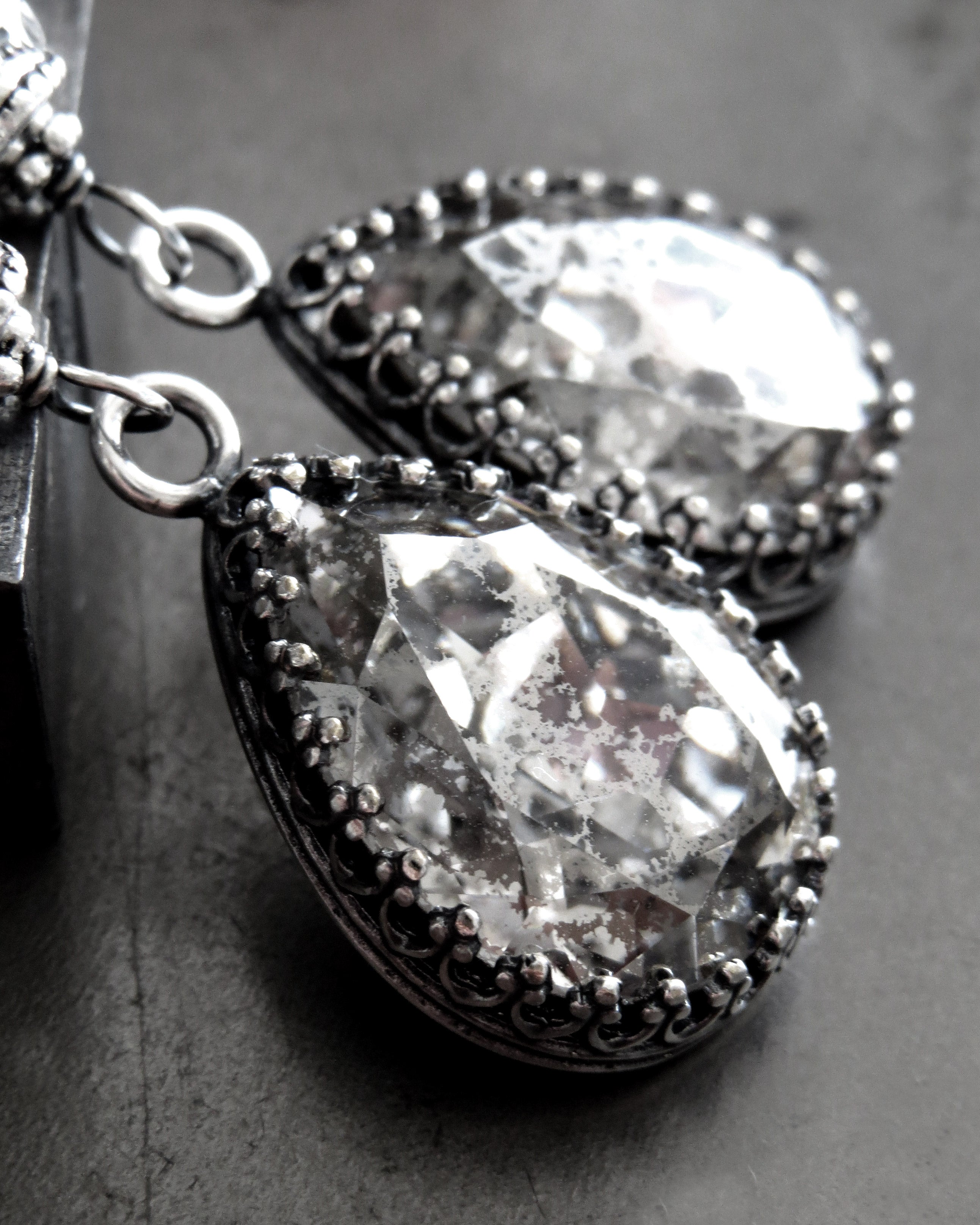 Gothic Silver Skull Earrings with Teardrop Patina Crystals  display picture 1