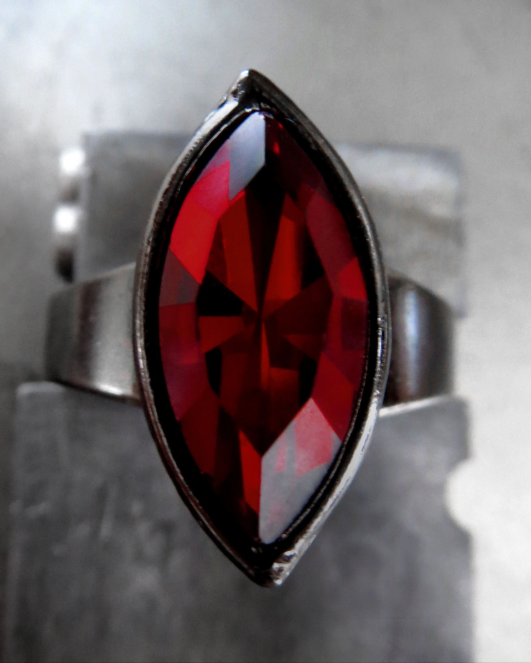 DROP of BLOOD - Gothic Deep Red Crystal Ring