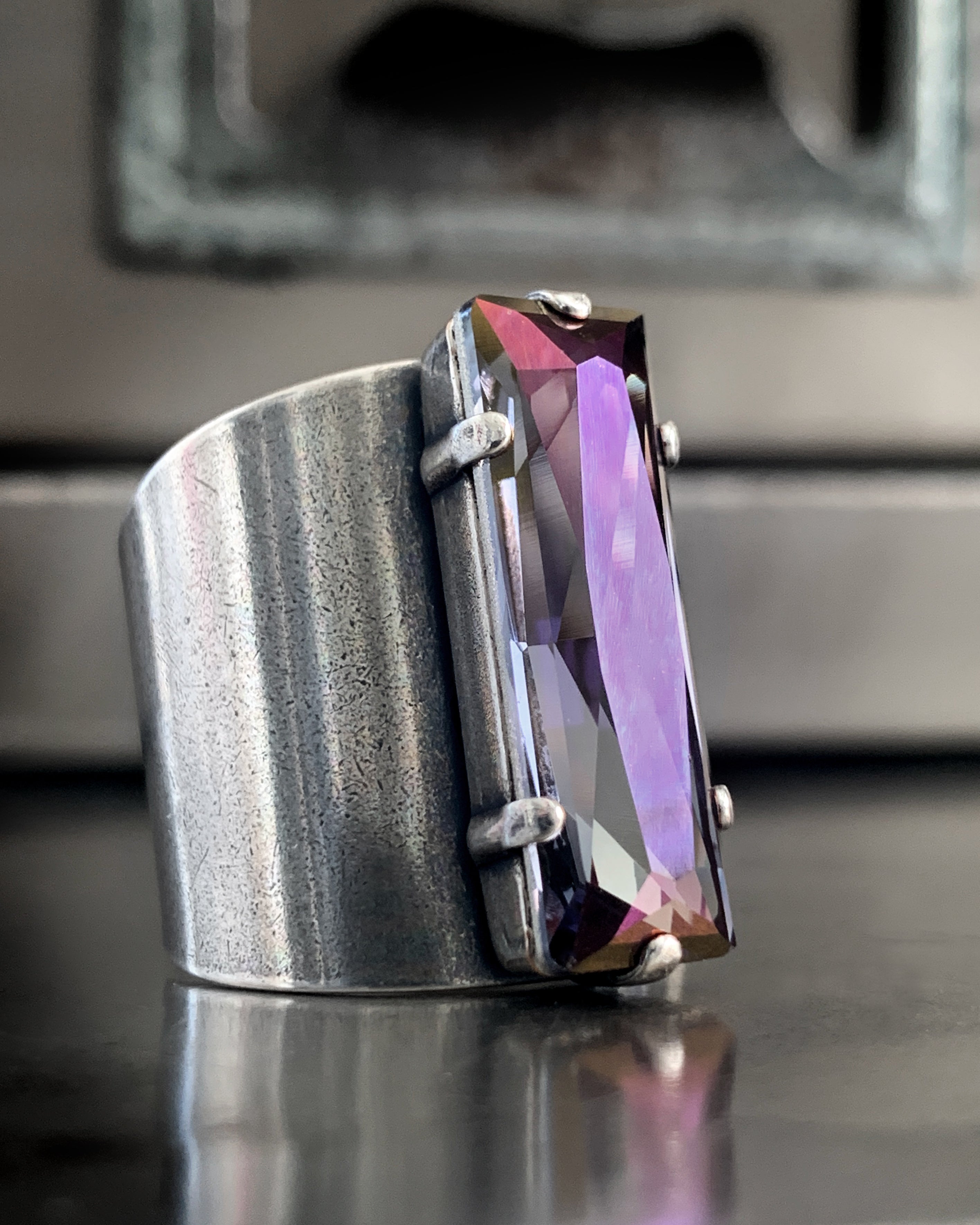 ENIGMA II - Limited Edition Ring with Mystical Crystal - Wide Cuff