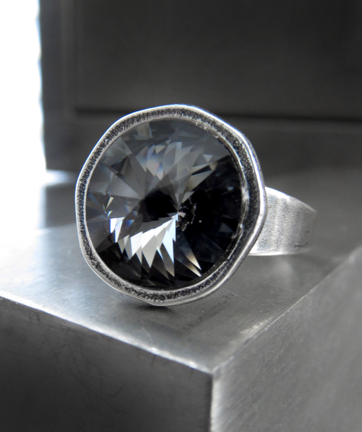 Black Night Round Crystal Ring