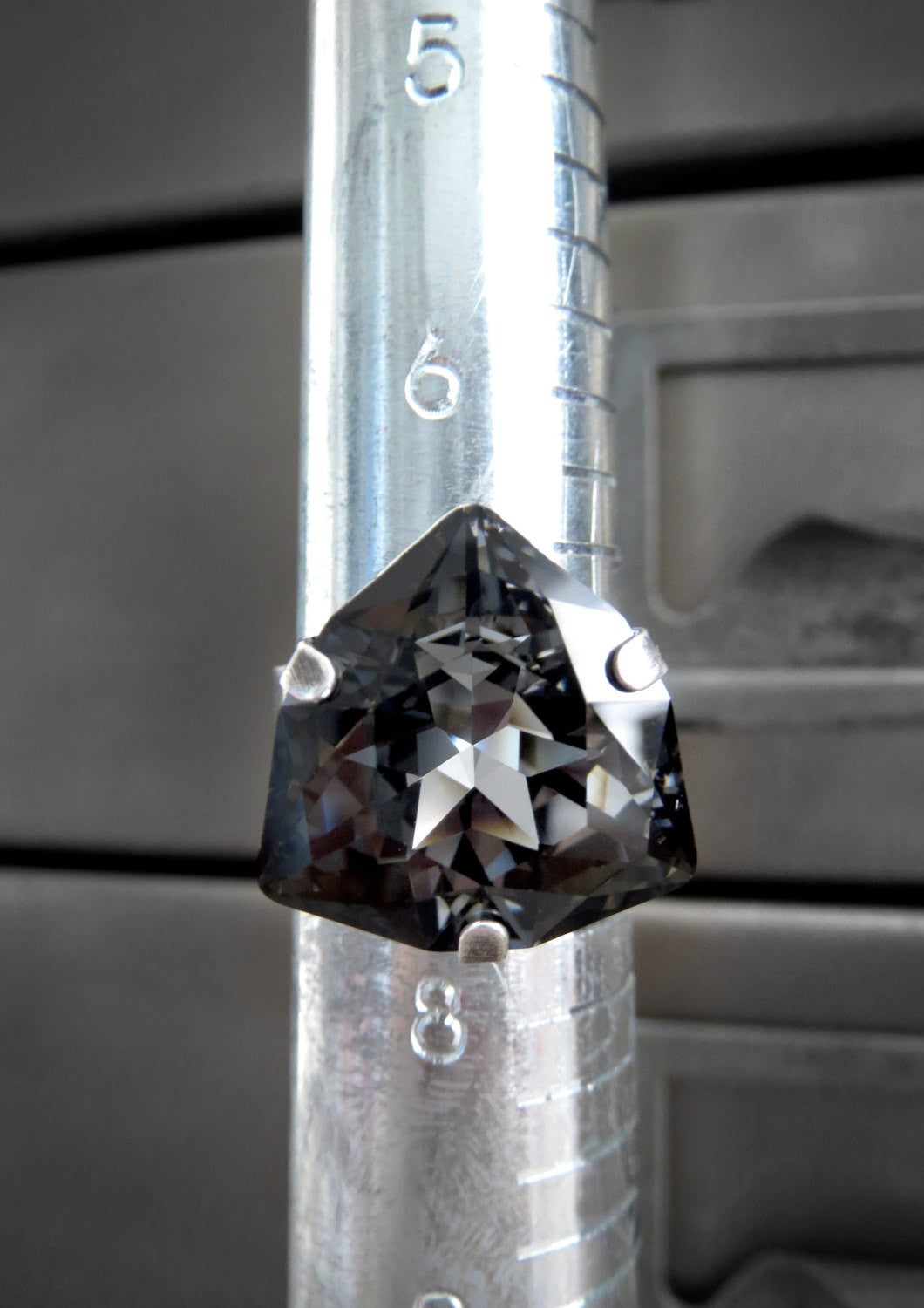 GALAXY - Triangular Black Night Crystal Ring