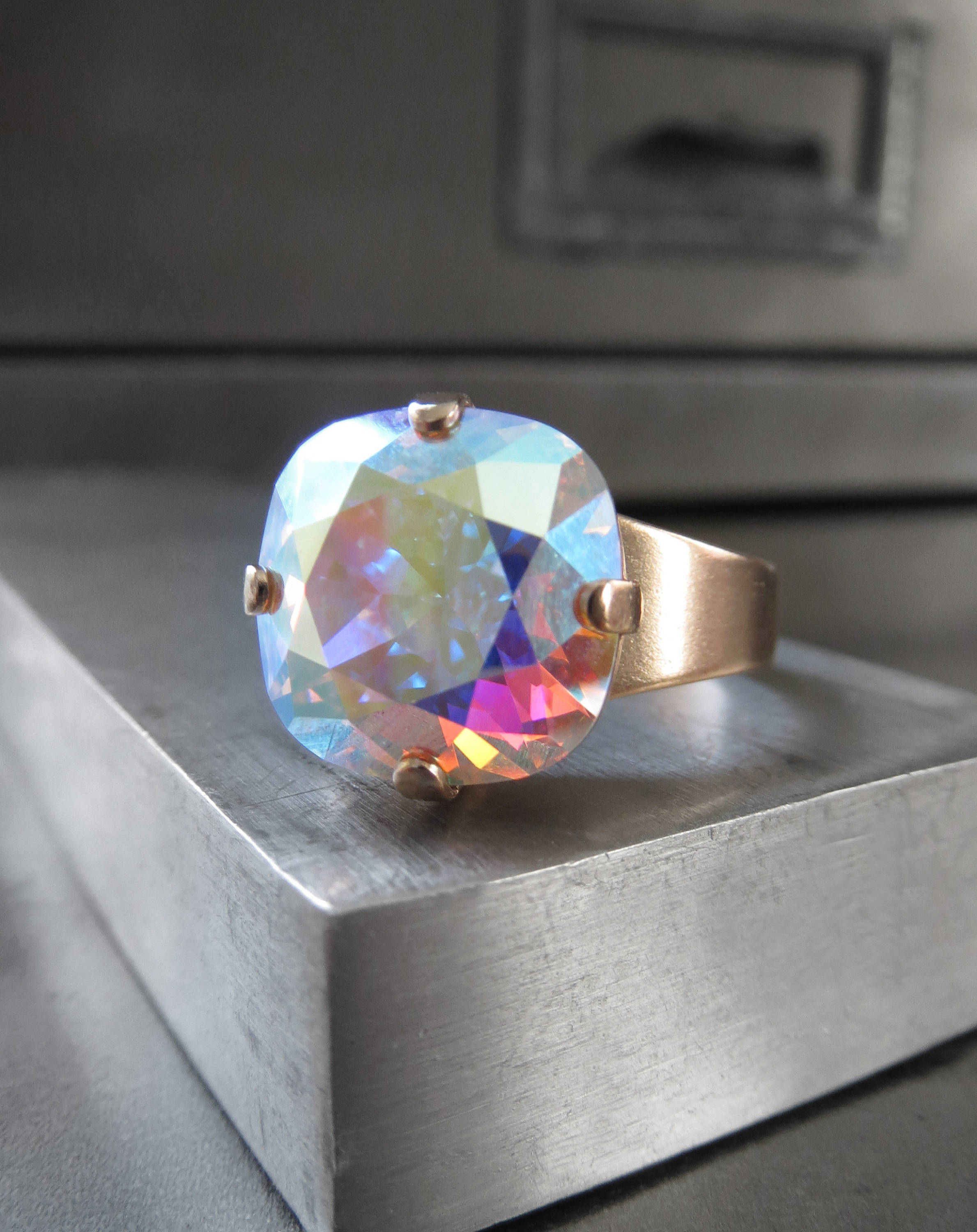 SHIMMER GOLD - Sparkling Ring with AB Crystal
