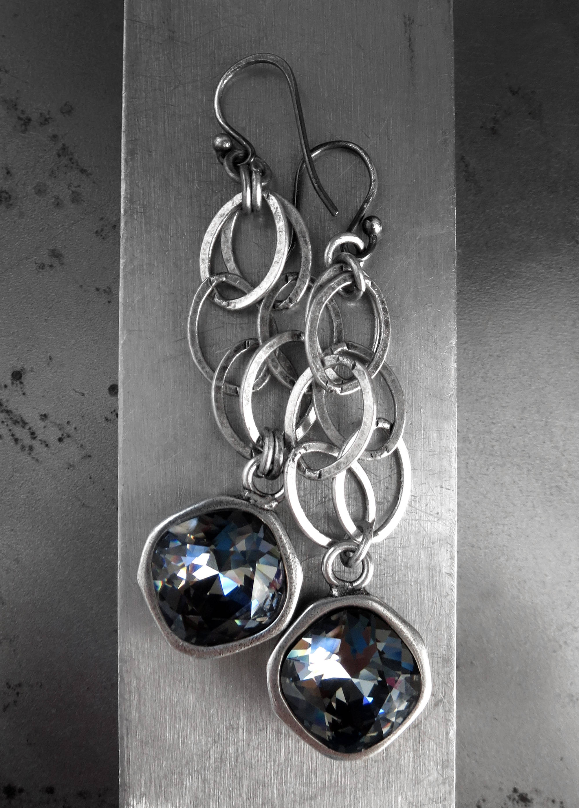 DARK DIAMOND - Geometric Oval Chain Crystal Earrings