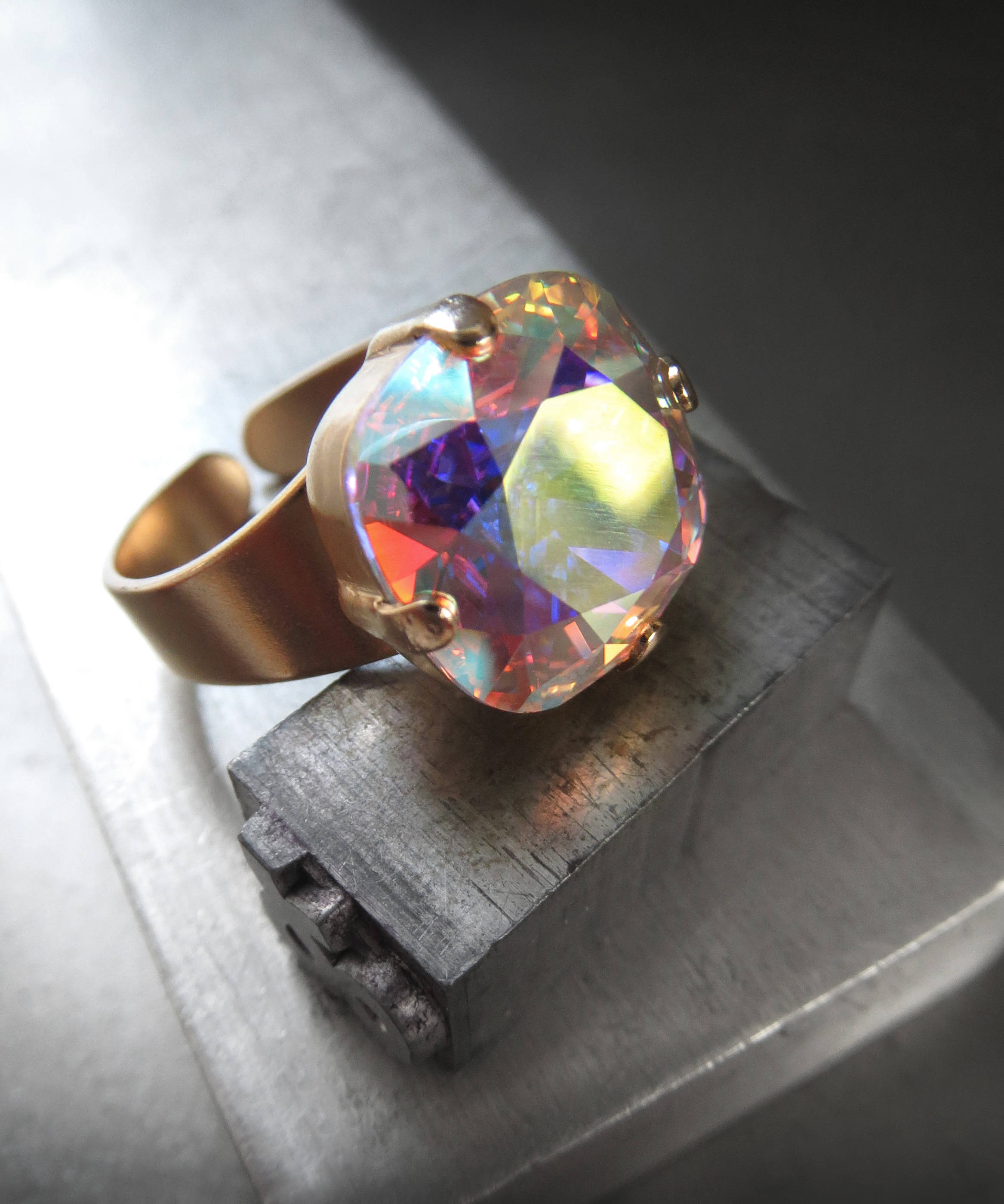 SHIMMER GOLD - Sparkling Ring with AB Crystal