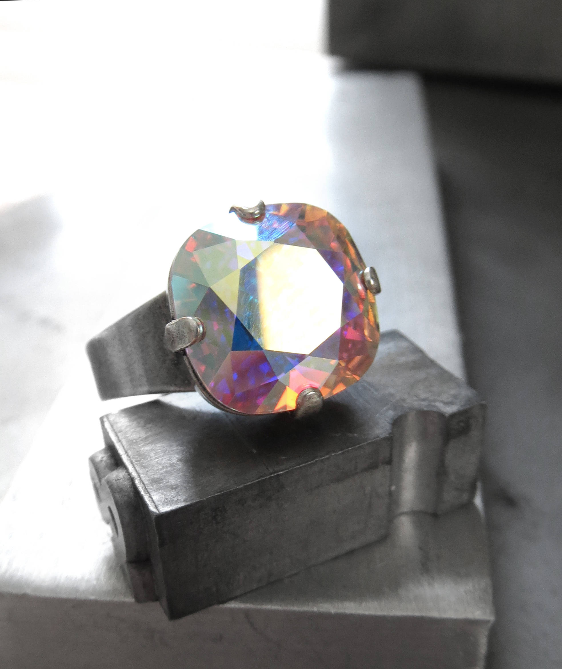 SHIMMER SILVER - Sparkling Ring with AB Crystal