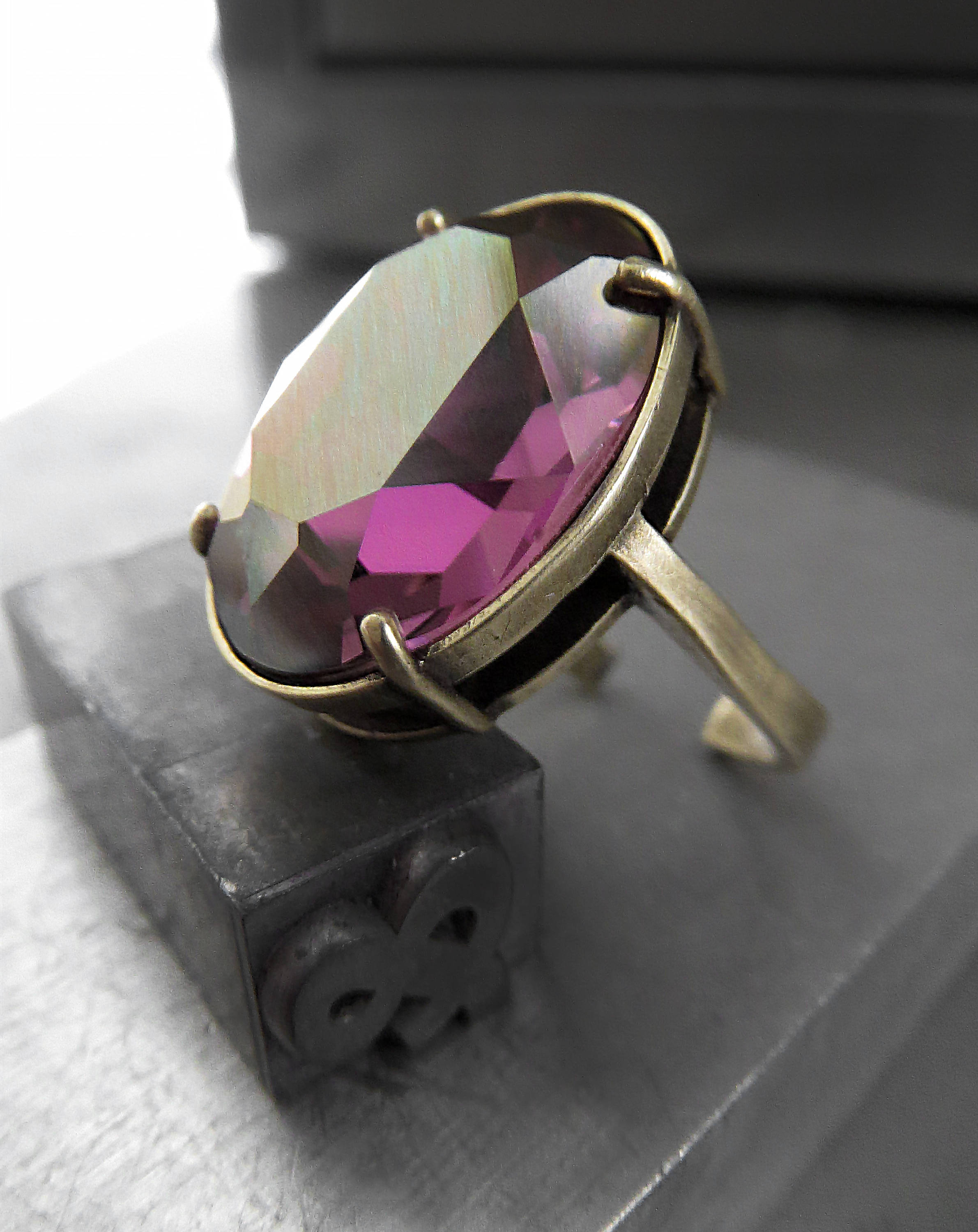 Gilded Royal Lilac Oval Crystal Ring