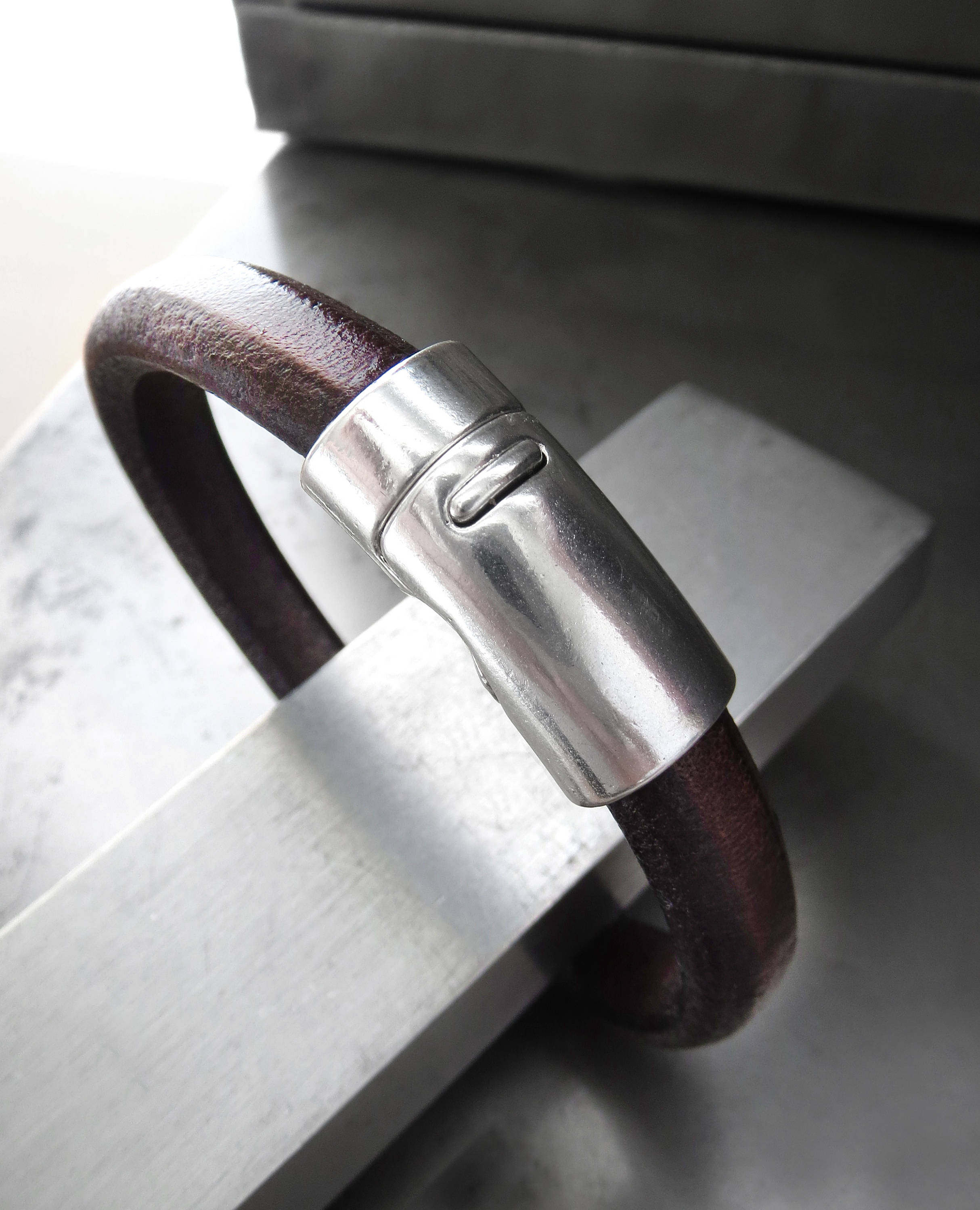 DARK ESPRESSO - Unisex Dark Brown Leather Bracelet