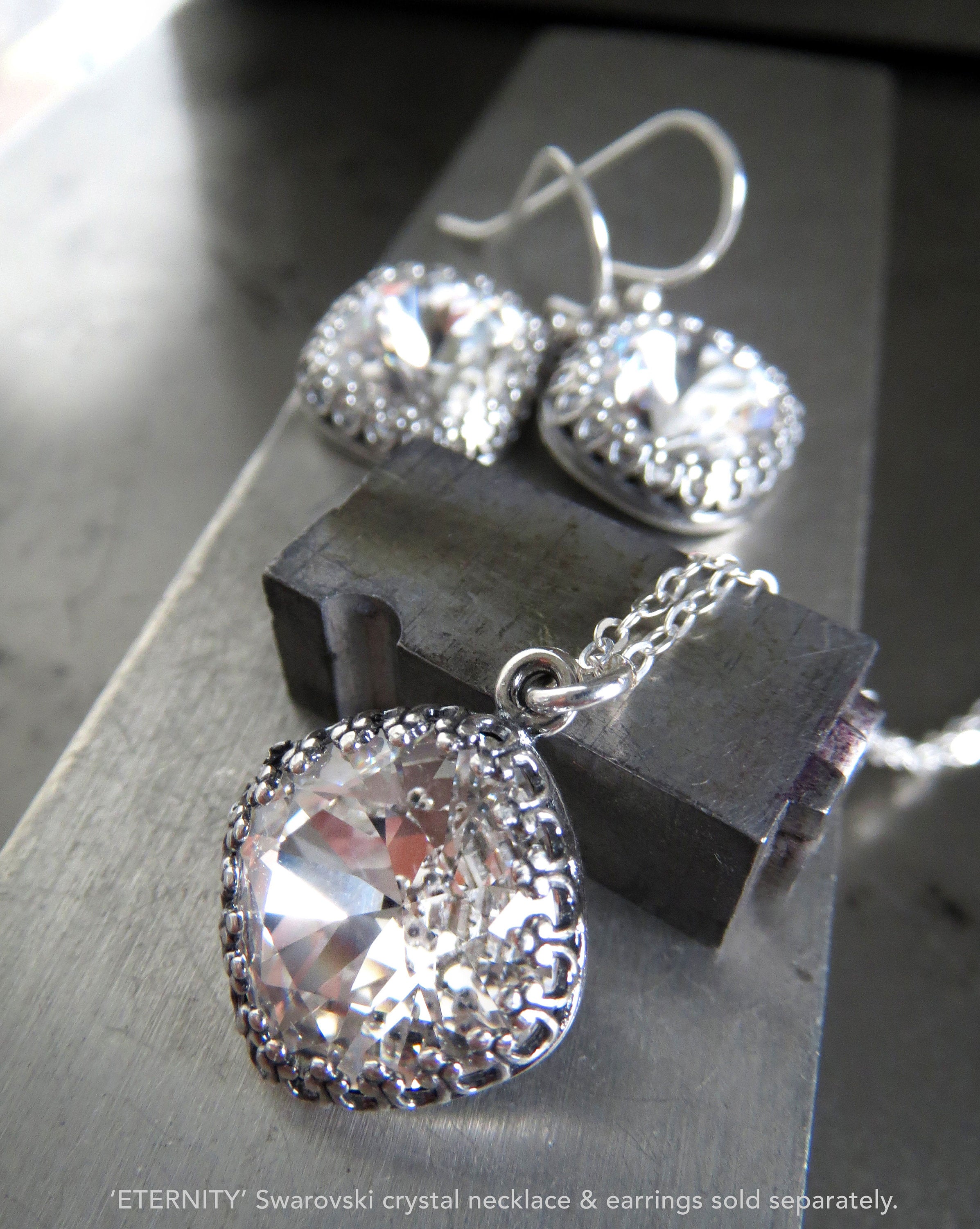 FOREVER - Romantic Vintage Style Clear Crystal Ring