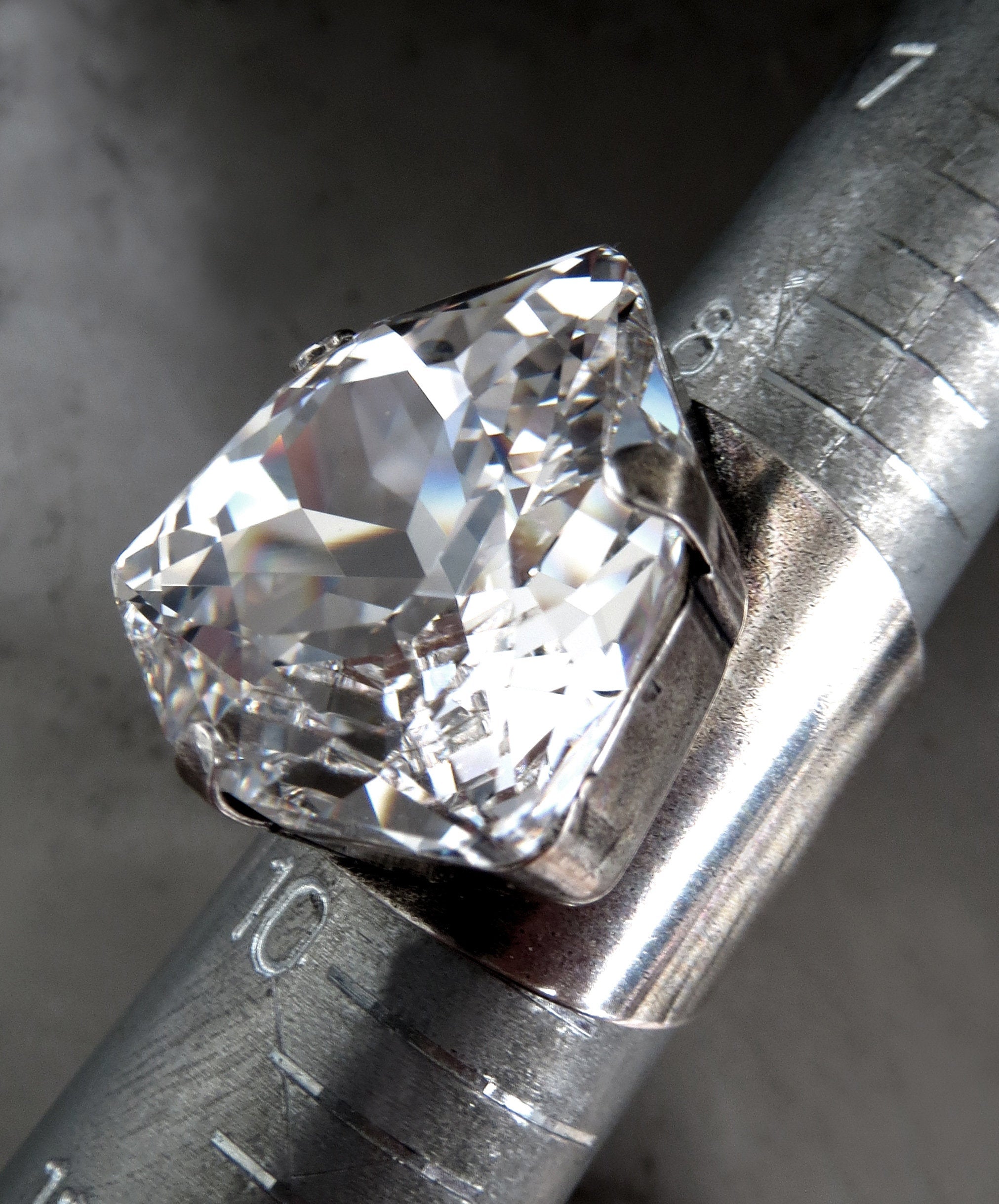 STAR DUST - Large Trilliant Clear Crystal Ring