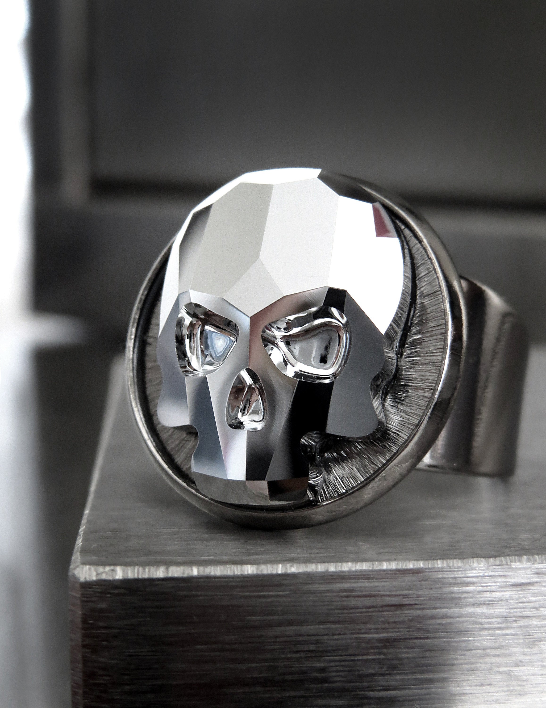 Crystal Skull Ring with Metallic Silver Crystal