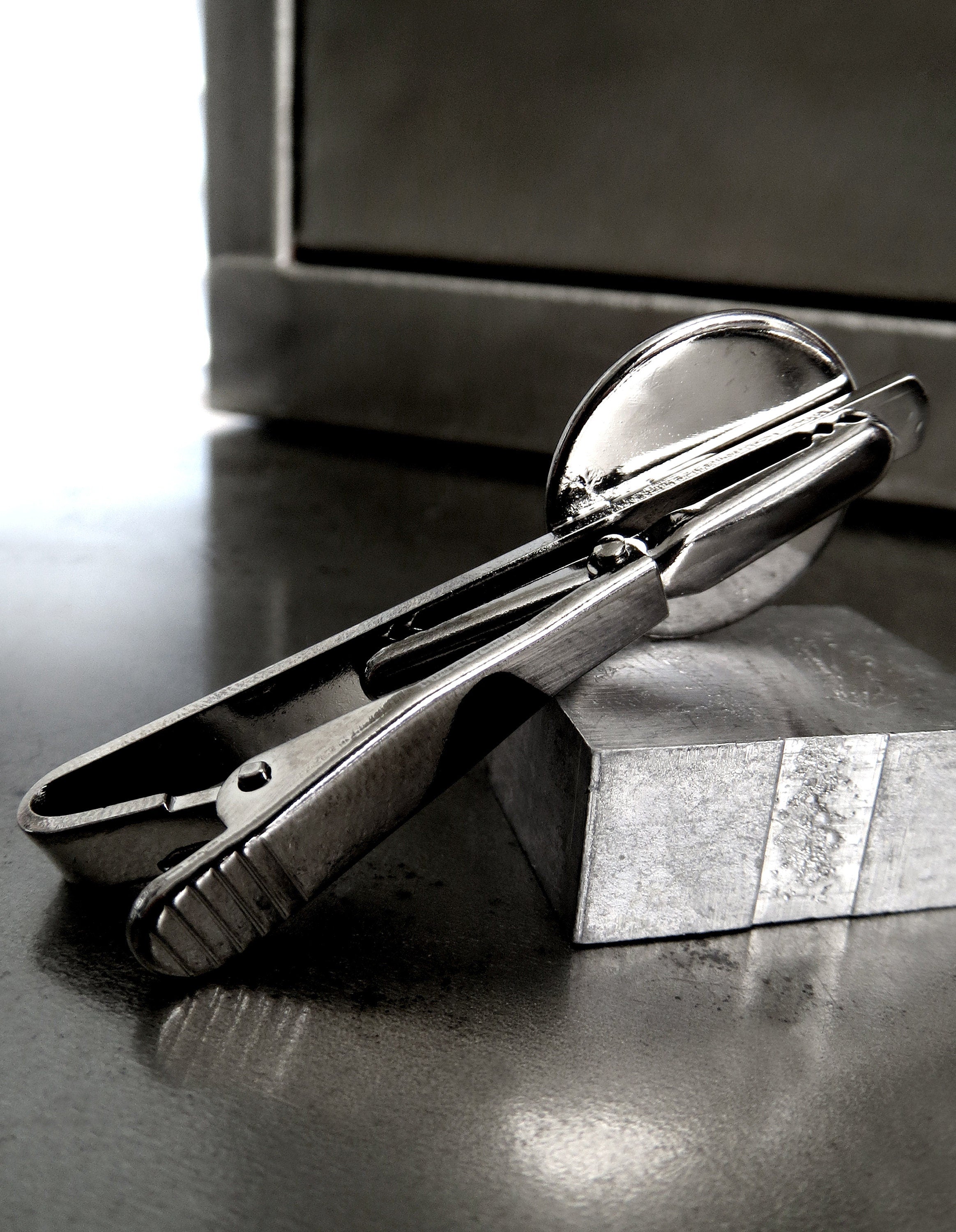 Realistic Eyeball Tie Clip - 6 Colors - Grey Green Brown Blue Eyeball Tie Bar Tack - Goth Halloween Wedding Groom Groomsmen, Ophthalmologist