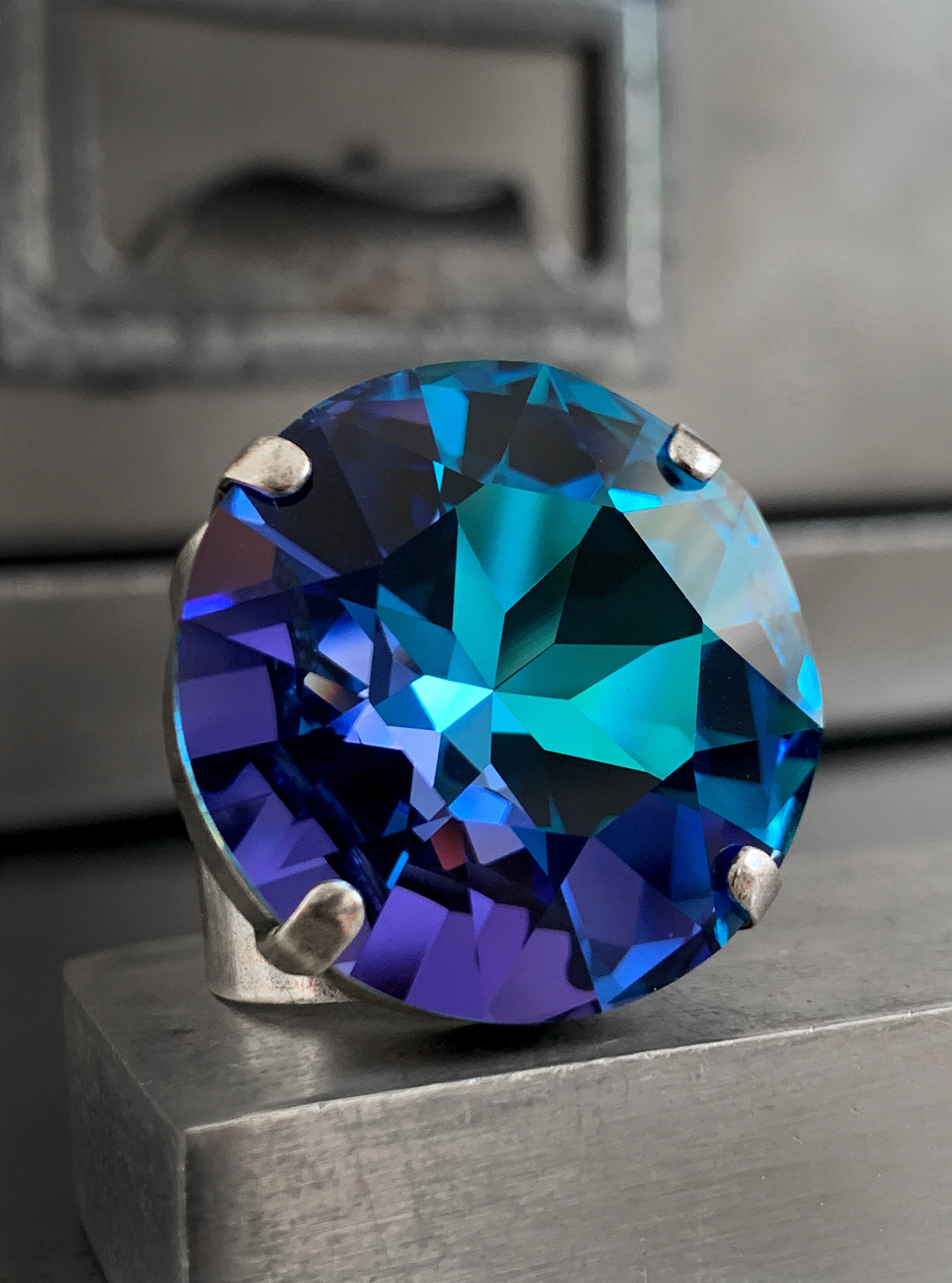 MAGICIAN - Large Round Swarovski Crystal Ring in Aqua, Cobalt Blue, Purple - Swarovski Heliotrope Crystal Ring, Drag Queen Ring, Unisex Size
