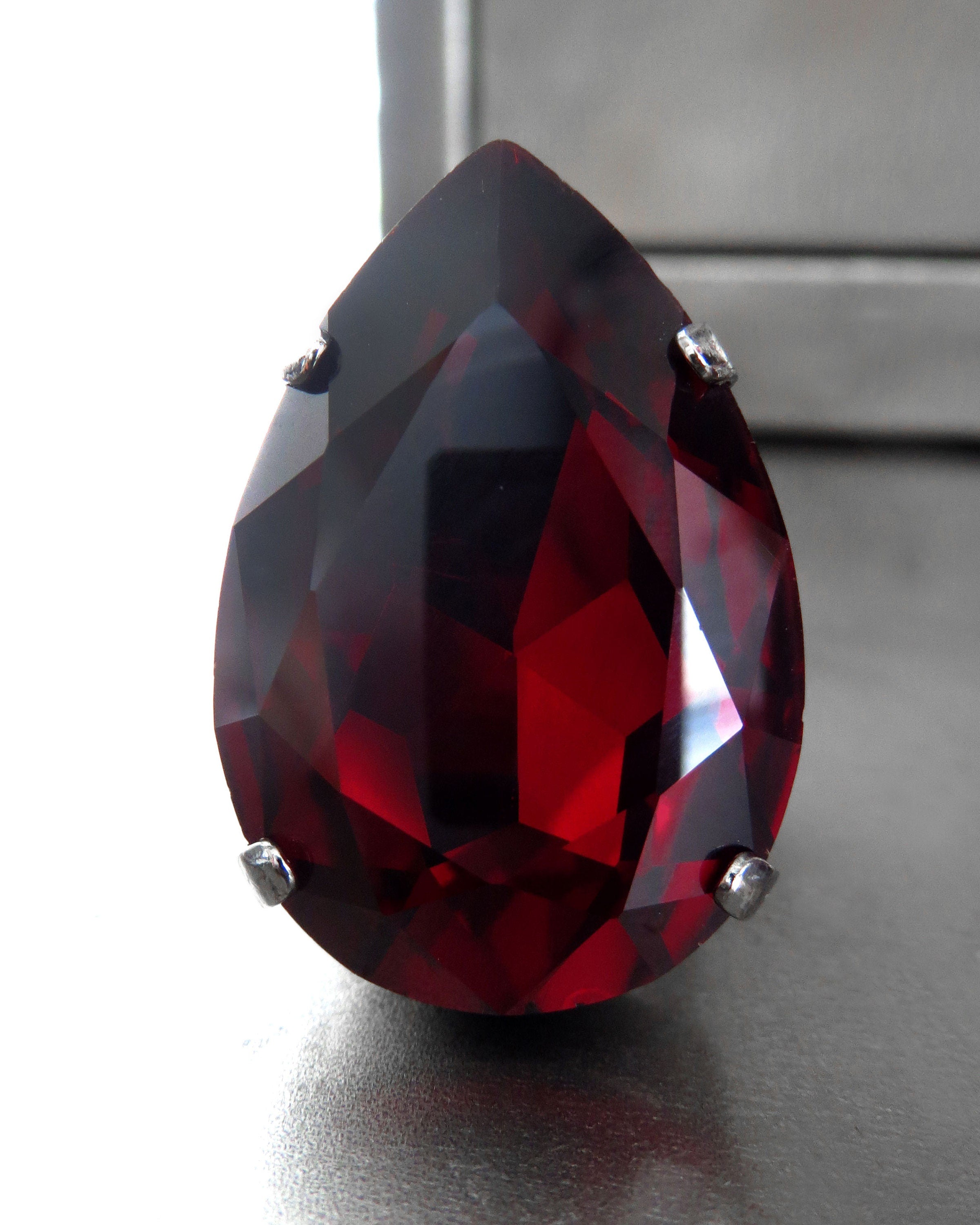 BLOOD RED STONE RING – My kind of Jewel