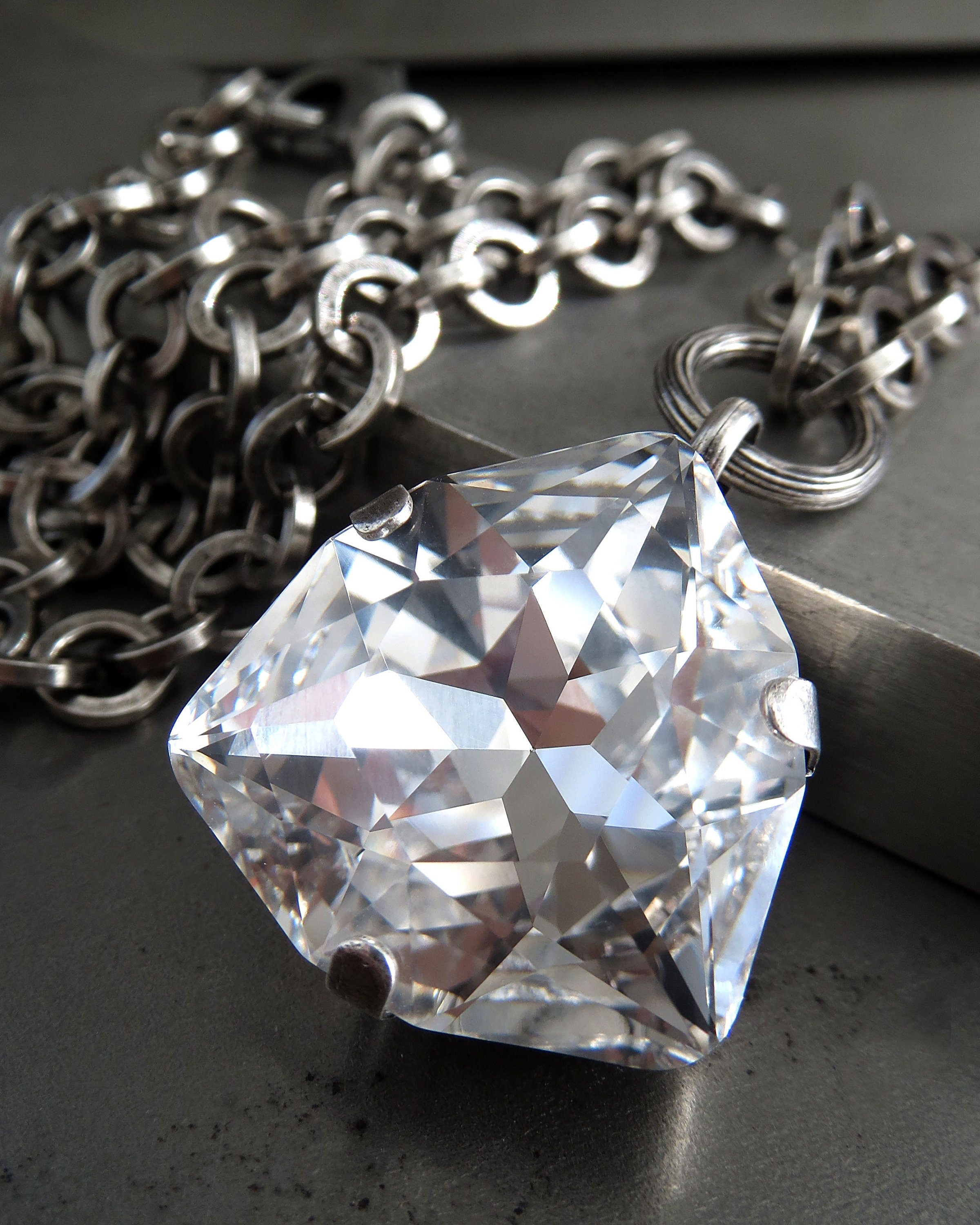 Ozma Autonomy Large Crystal Necklace – TOILE