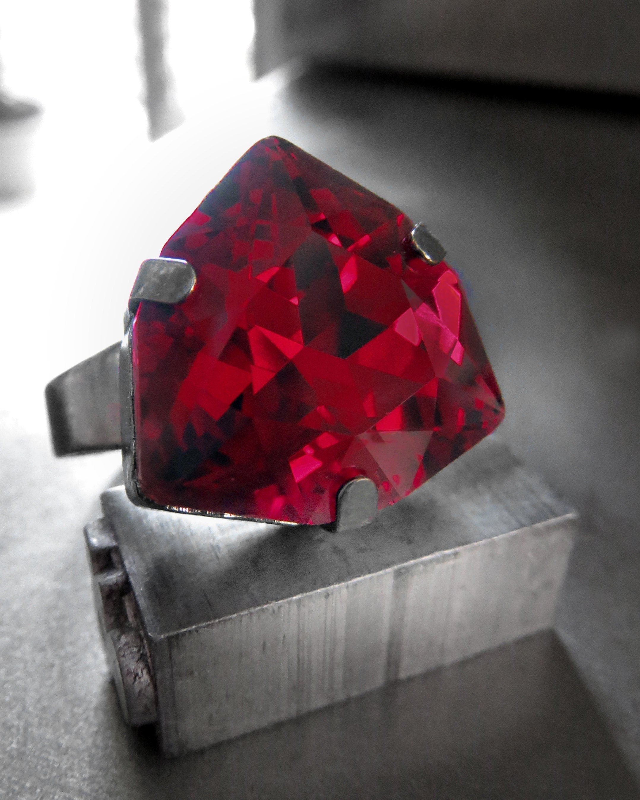 SCARLET - Regal Red Crystal Ring - Trilliant Triangle Shape – ShySiren.com