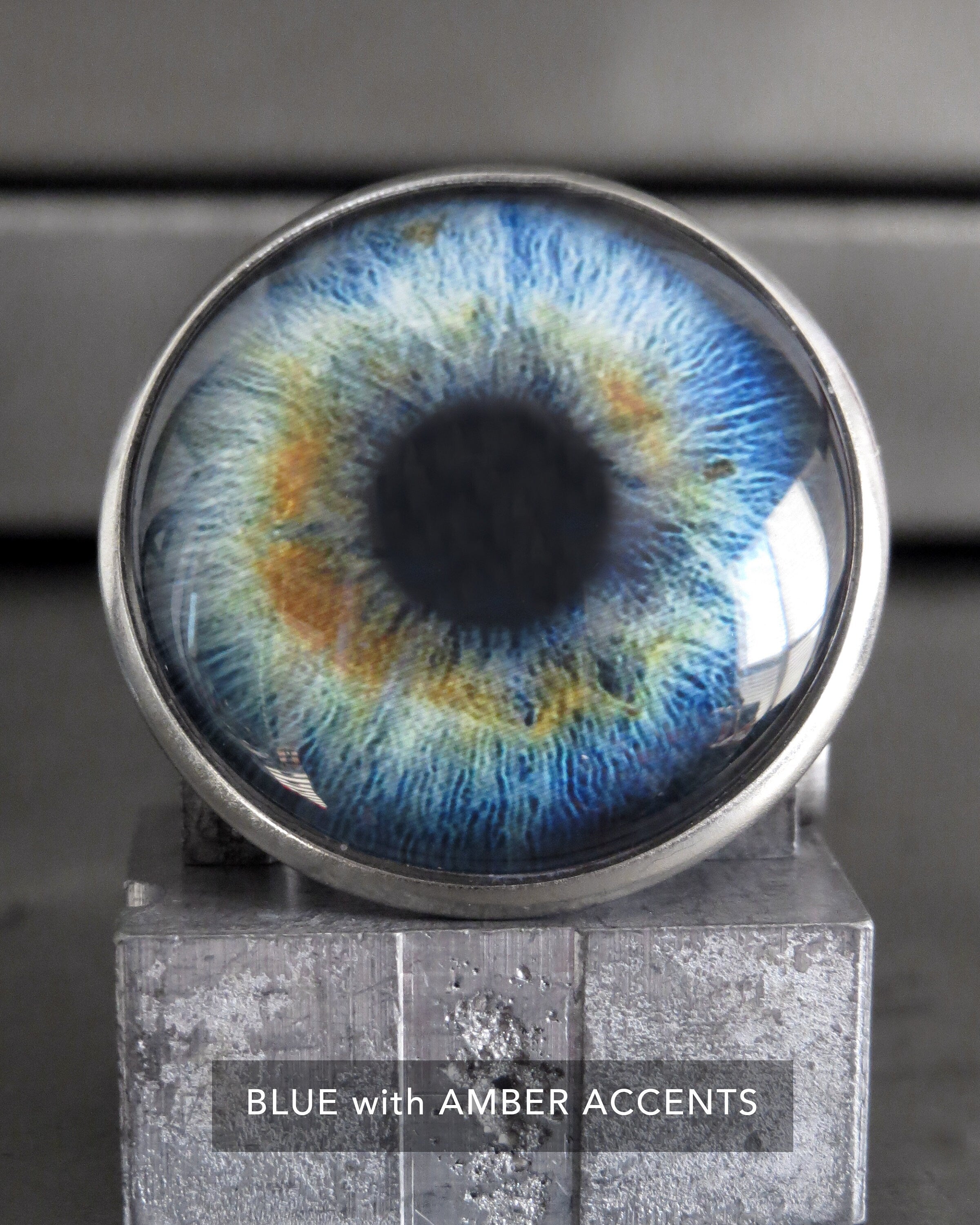 Realistic Eyeball Pin Button - 6 Colors - Grey Green Aqua Blue Brown Eyeball Pins - Fun Halloween Trick or Treat Gift Teenage Boy Girl Teen