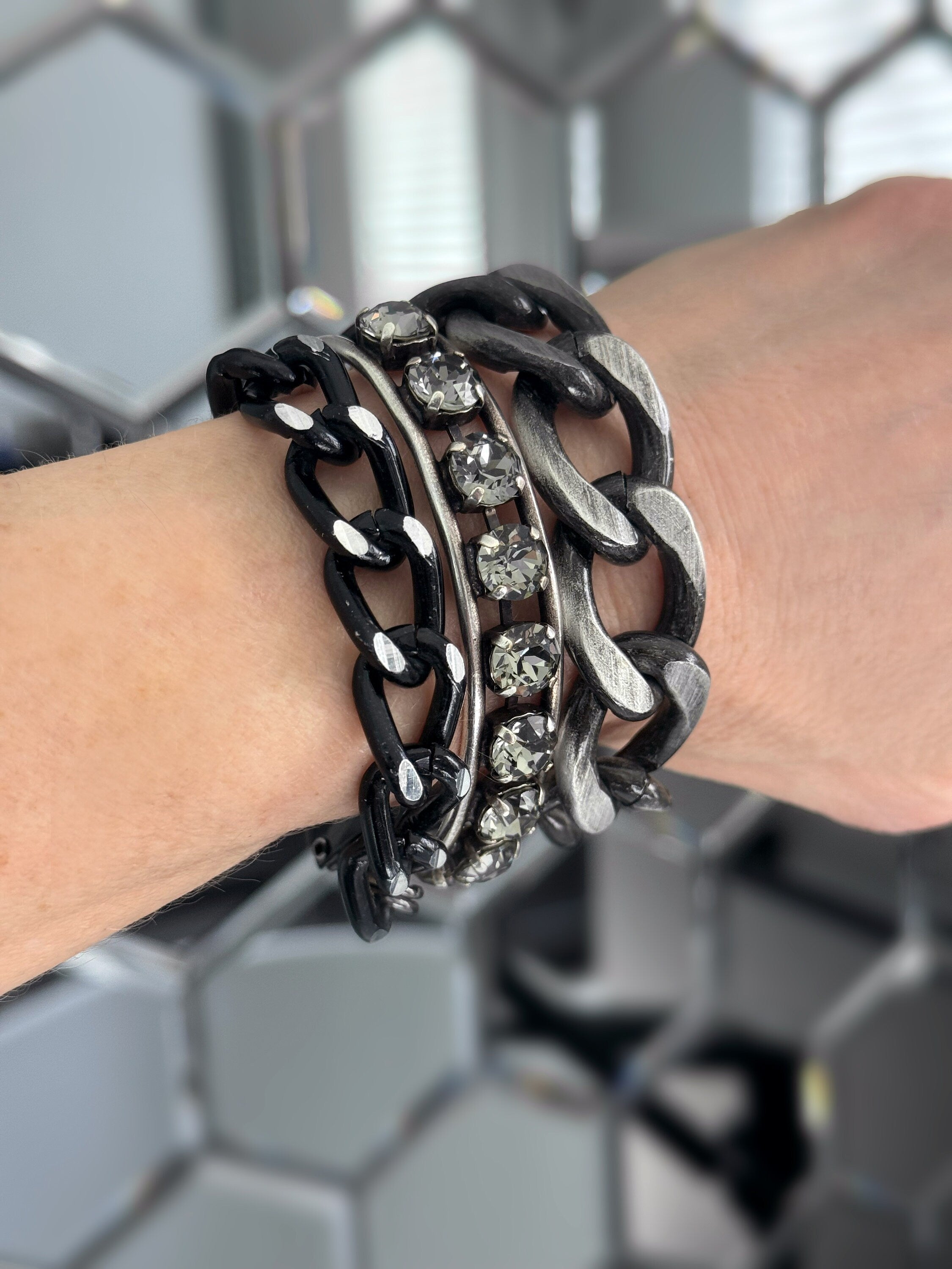 VIBE - Thick Black and Silver Chain Bracelet . Faceted Black Silver Chain Bracelet for Men Women - Unisex Bracelet, Unisex Jewelry