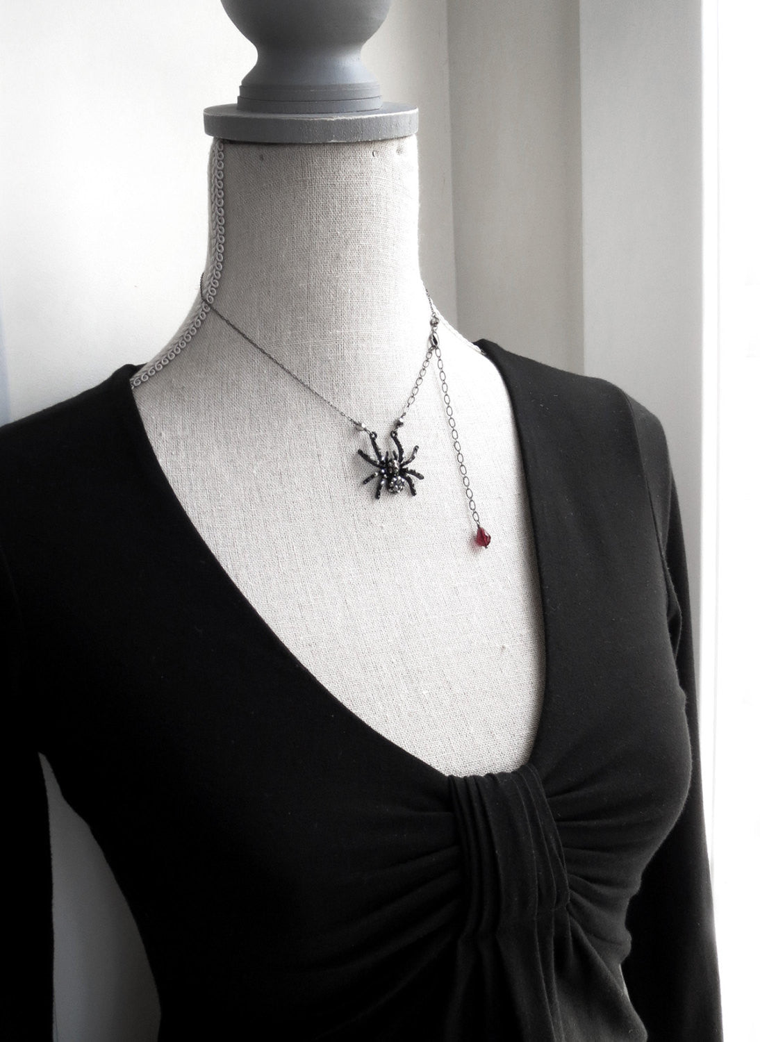 BLACK WIDOW - Sparkle Spider Asymmetrical Necklace