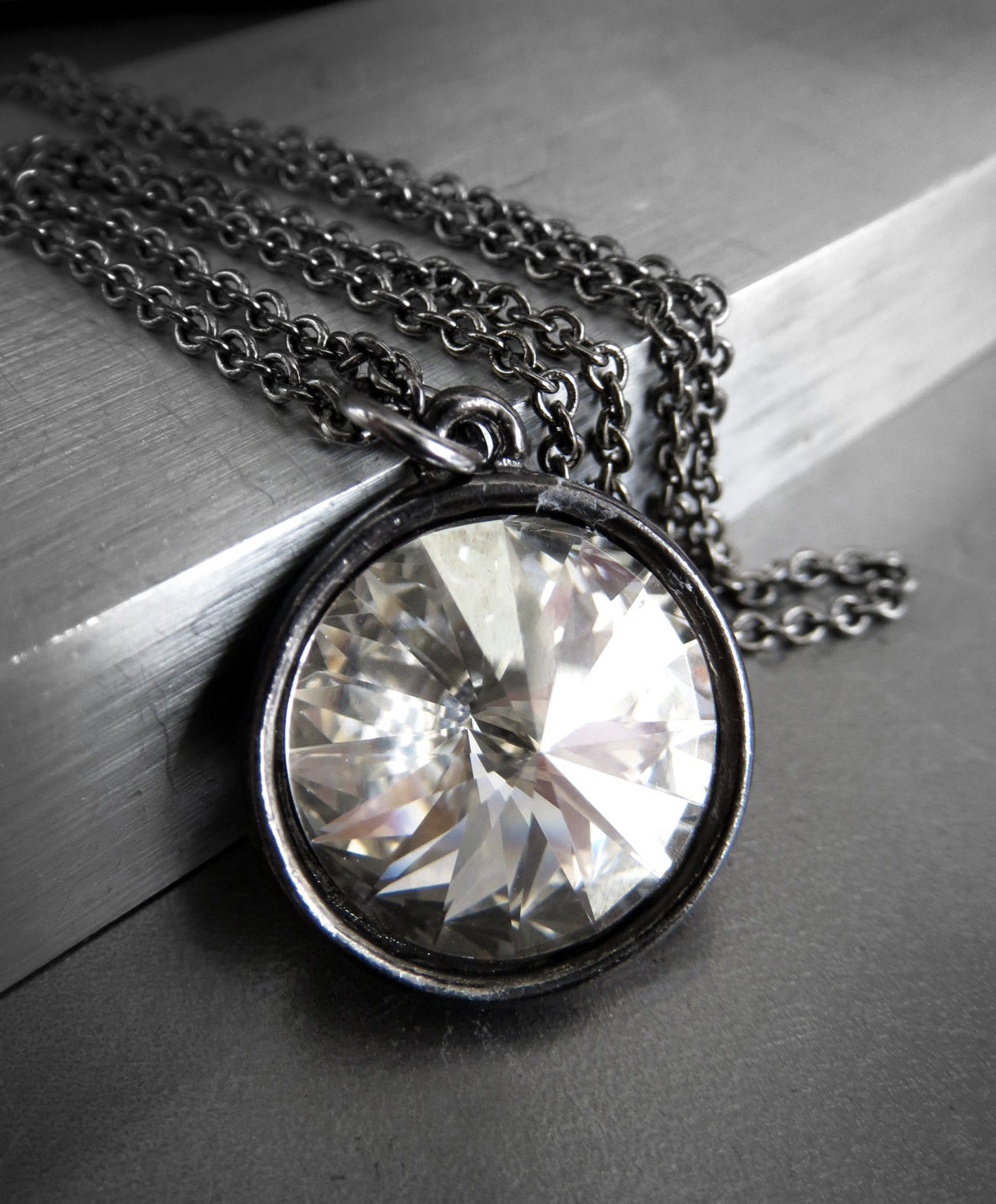 MOONLIGHT - Modern Crystal Rivoli Pendant Necklace