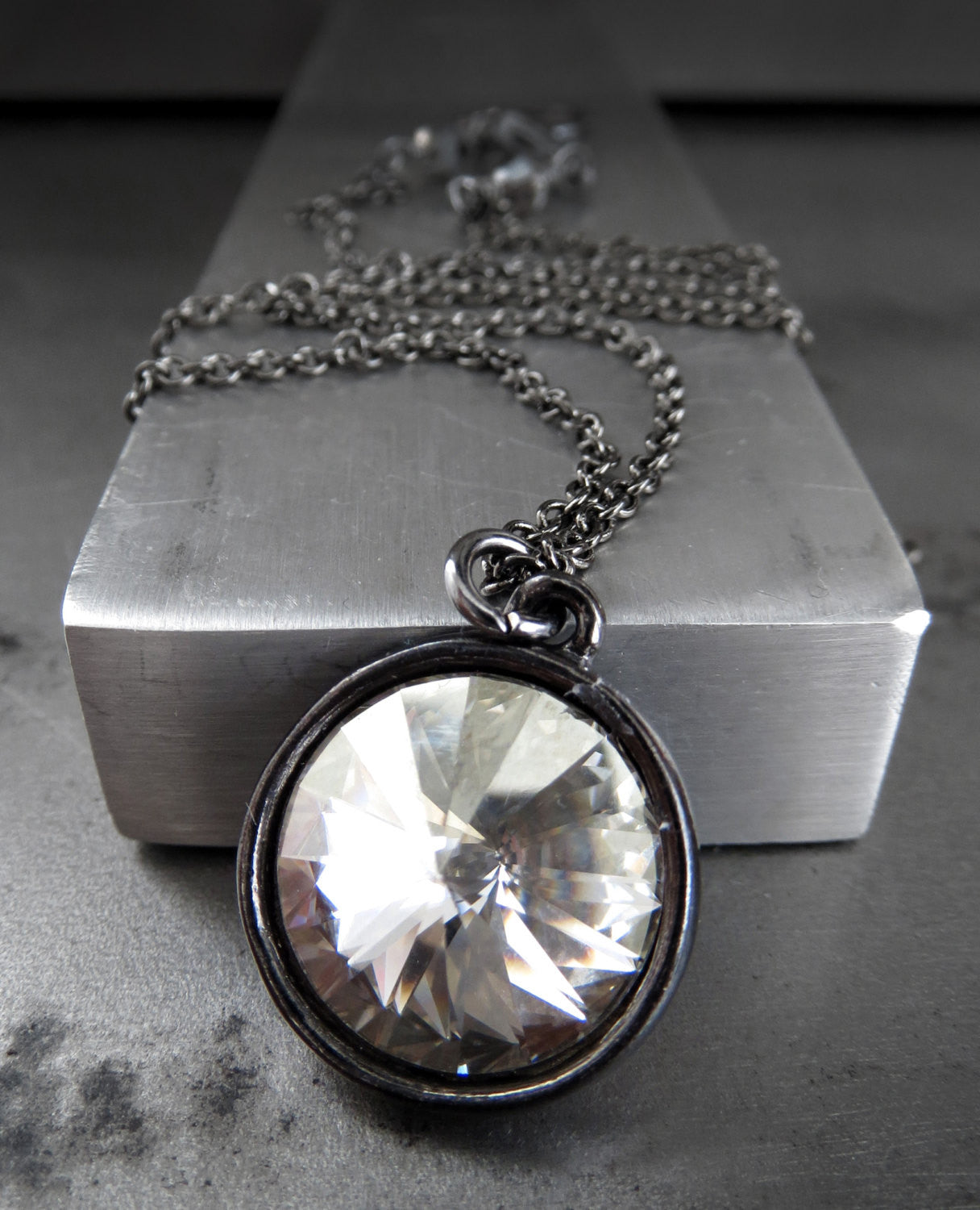 MOONLIGHT - Modern Crystal Rivoli Pendant Necklace