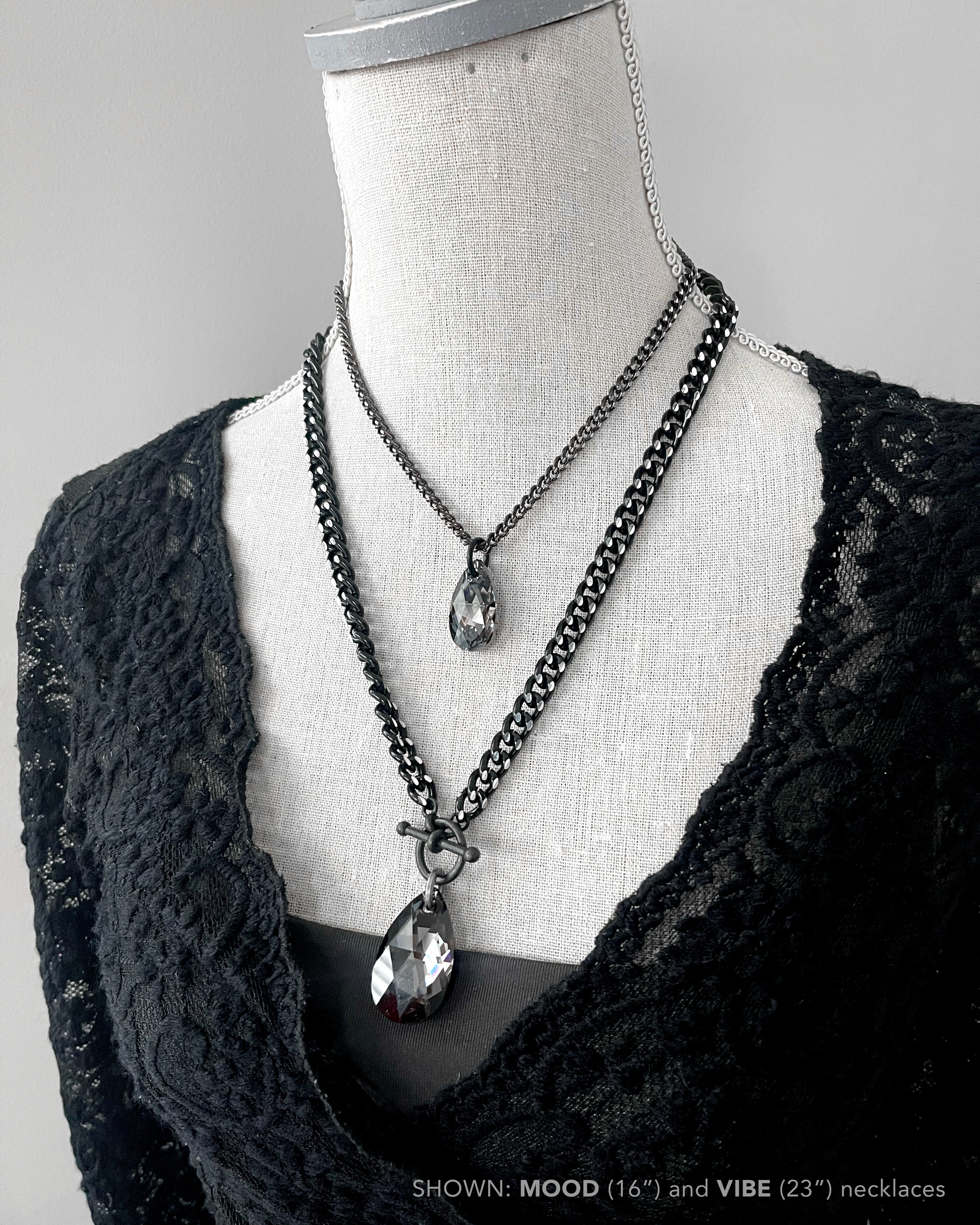 MOOD V2 - Black Night Crystal Teardrop Necklace with Diamond-Cut Chain