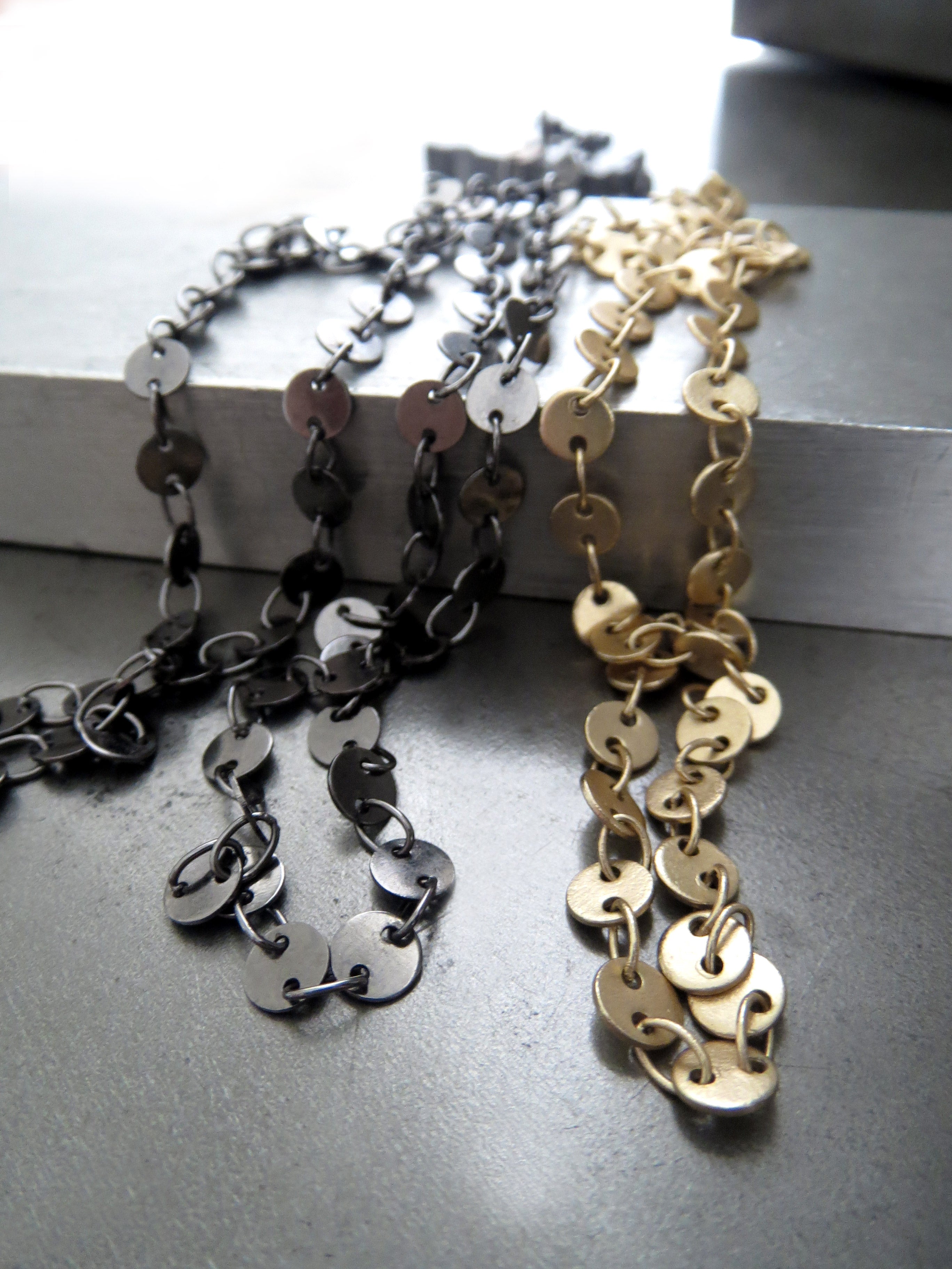 SHIMMER - Ultra Long Necklace in Sparkly Black and Gold Coin Chain