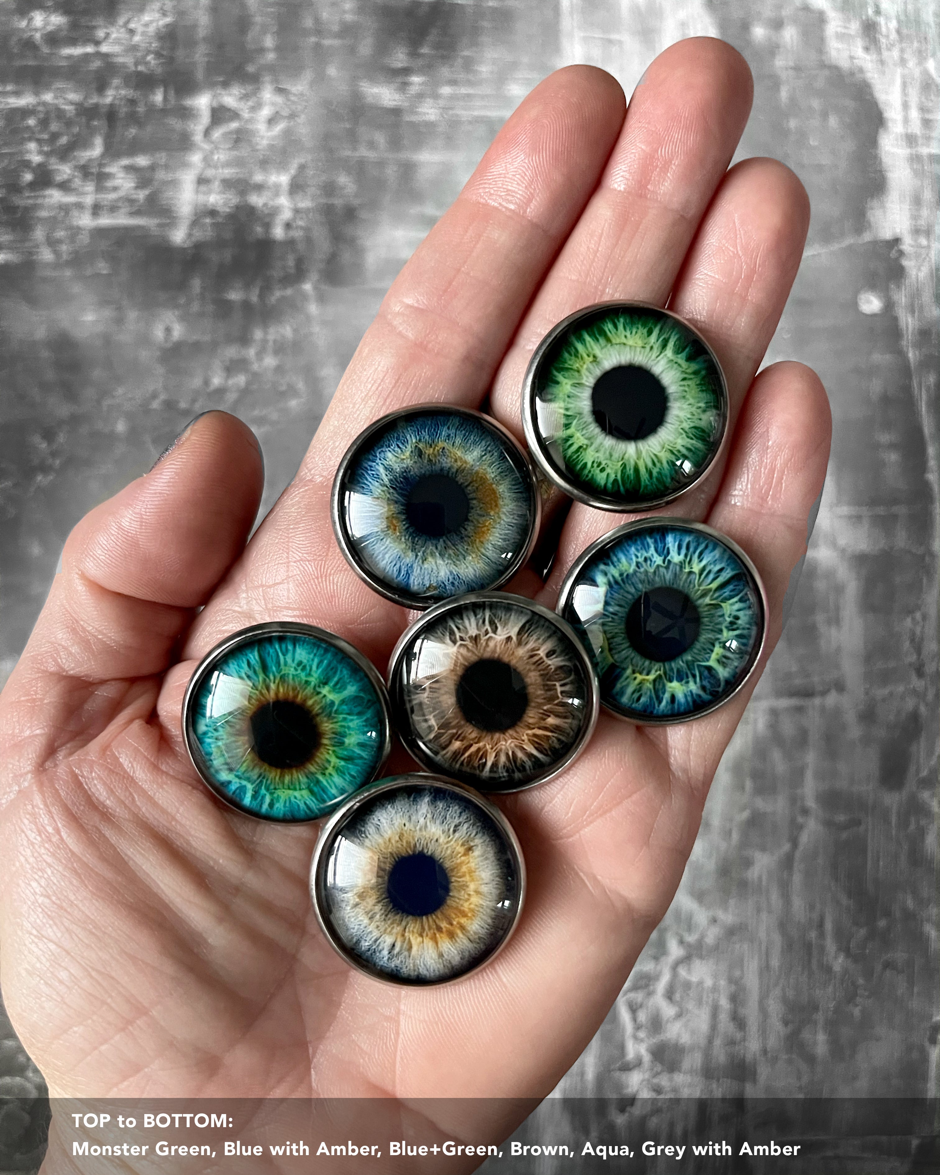 Realistic Eyeball Pin Button - 6 Colors