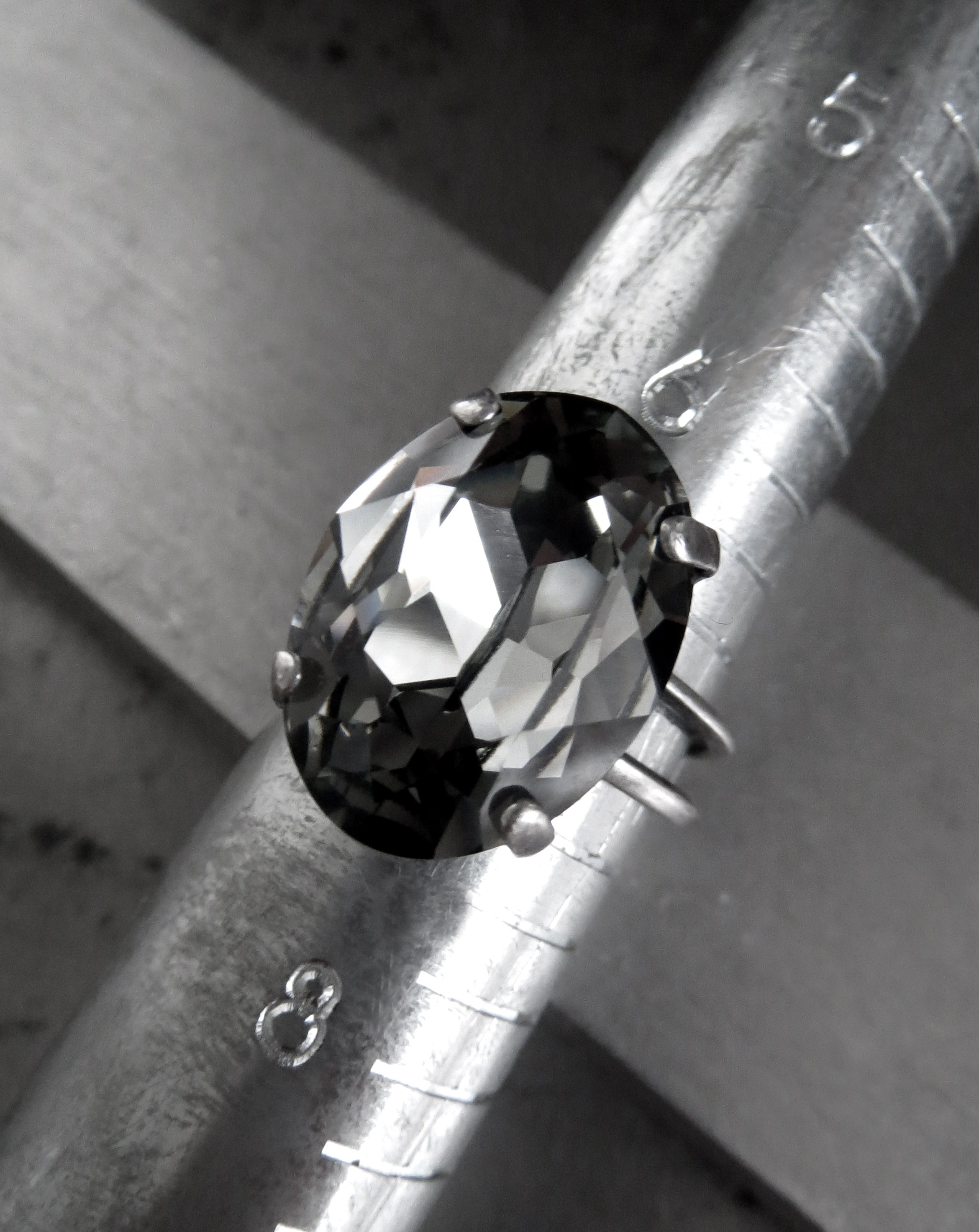 MODERN CLASSIC - Oval 'Black Diamond' Crystal Ring