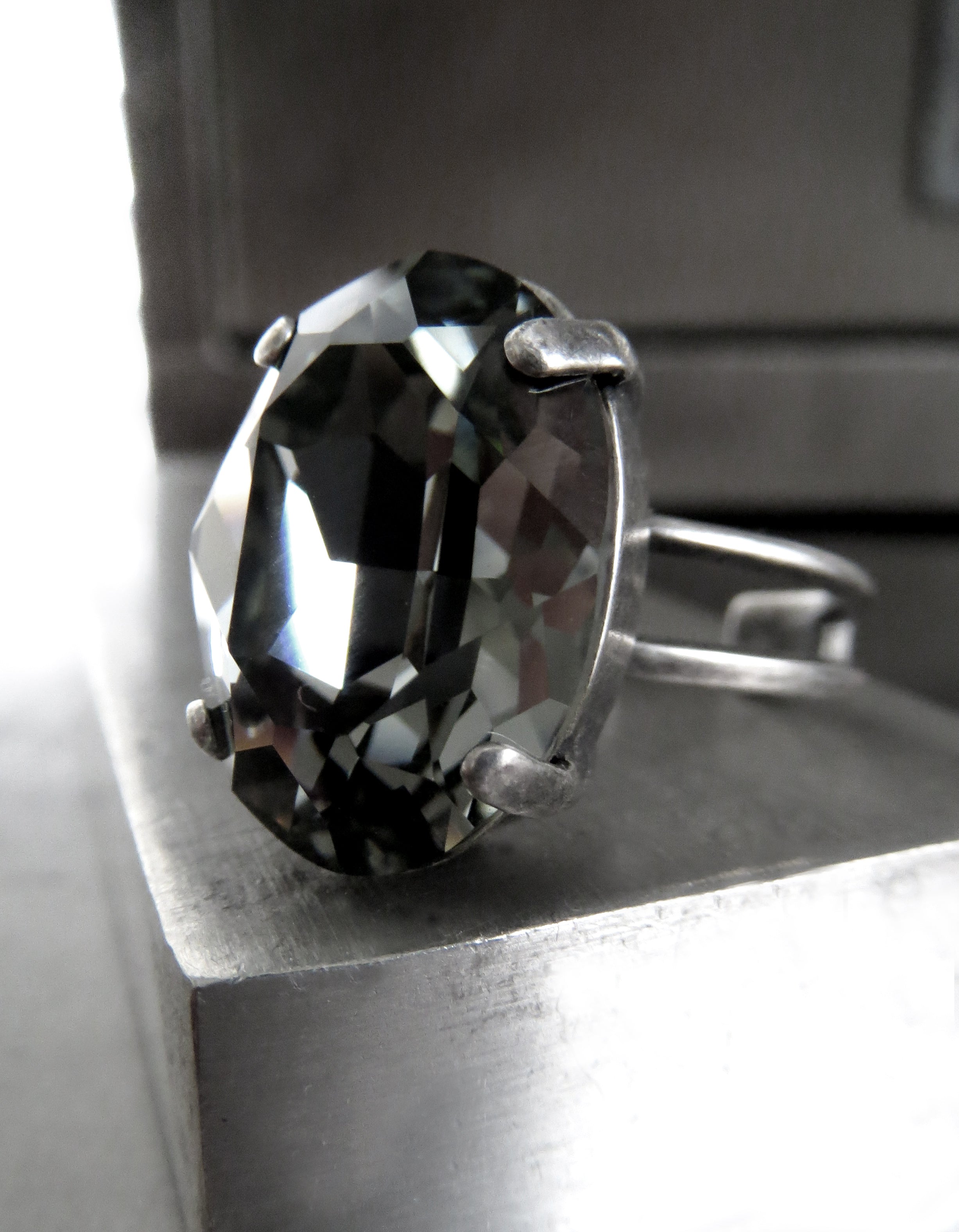 MODERN CLASSIC - Oval 'Black Diamond' Crystal Ring