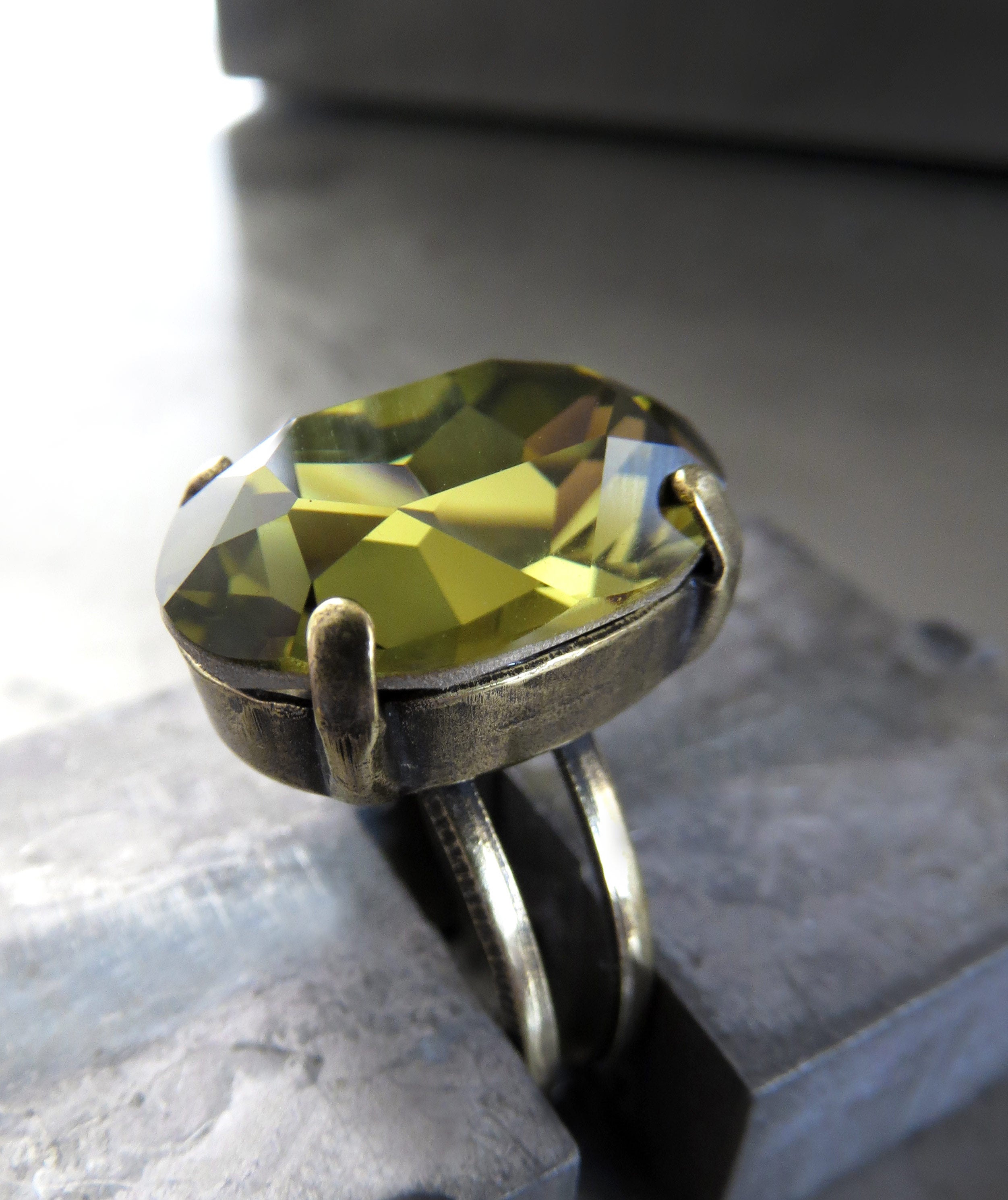 DIRTY MARTINI V2 - Olive Green Crystal Oval Ring