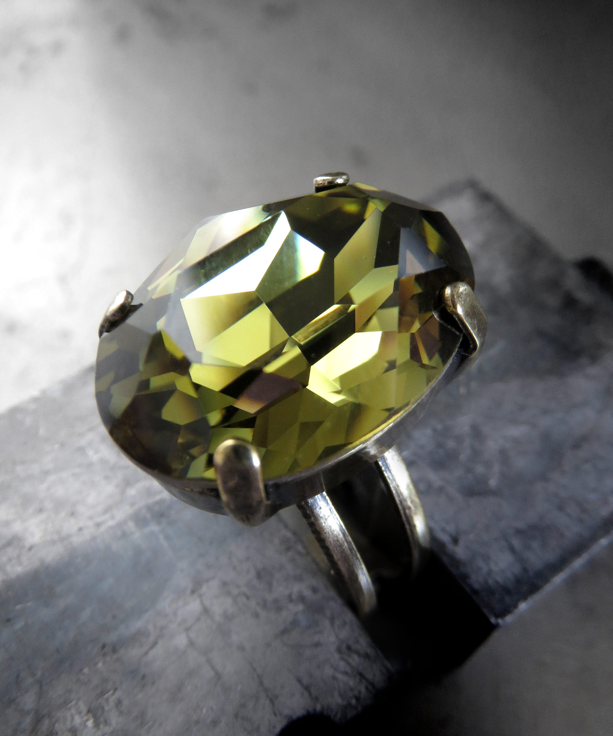 DIRTY MARTINI V2 - Olive Green Crystal Oval Ring