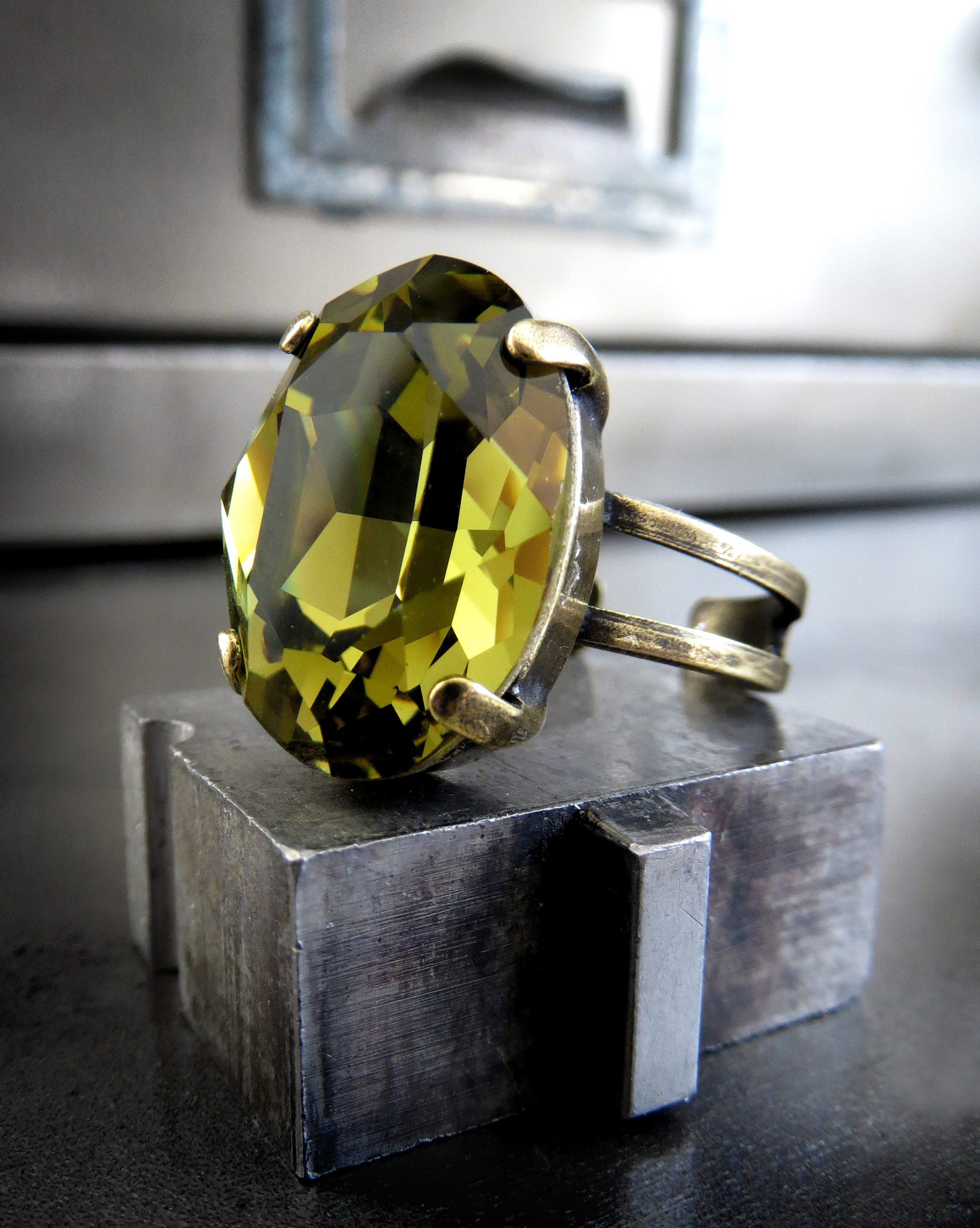DIRTY MARTINI V2 - Olive Green Crystal Oval Ring