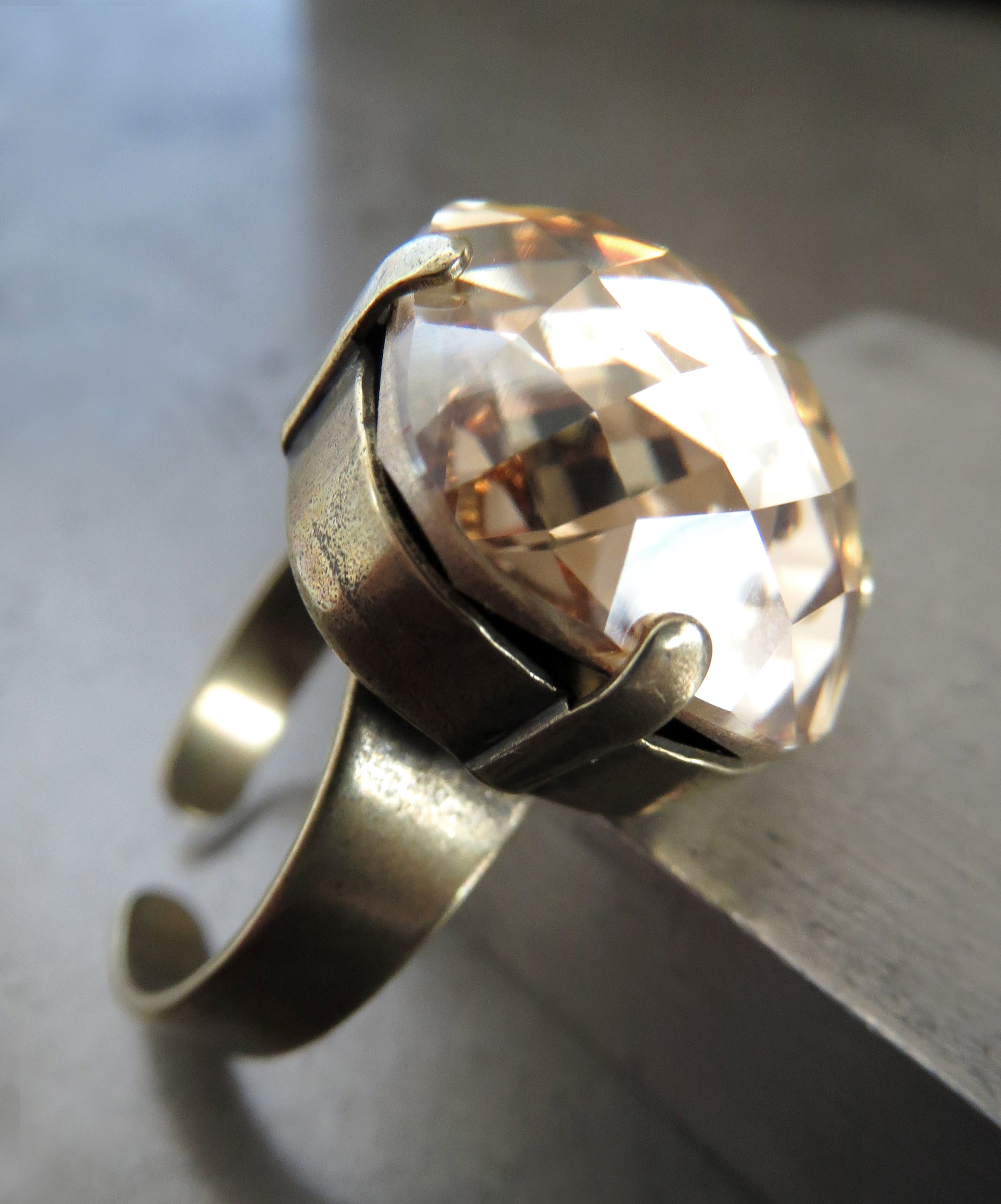 CHAMPAGNE - Crystal Ring in Shimmering Soft Gold