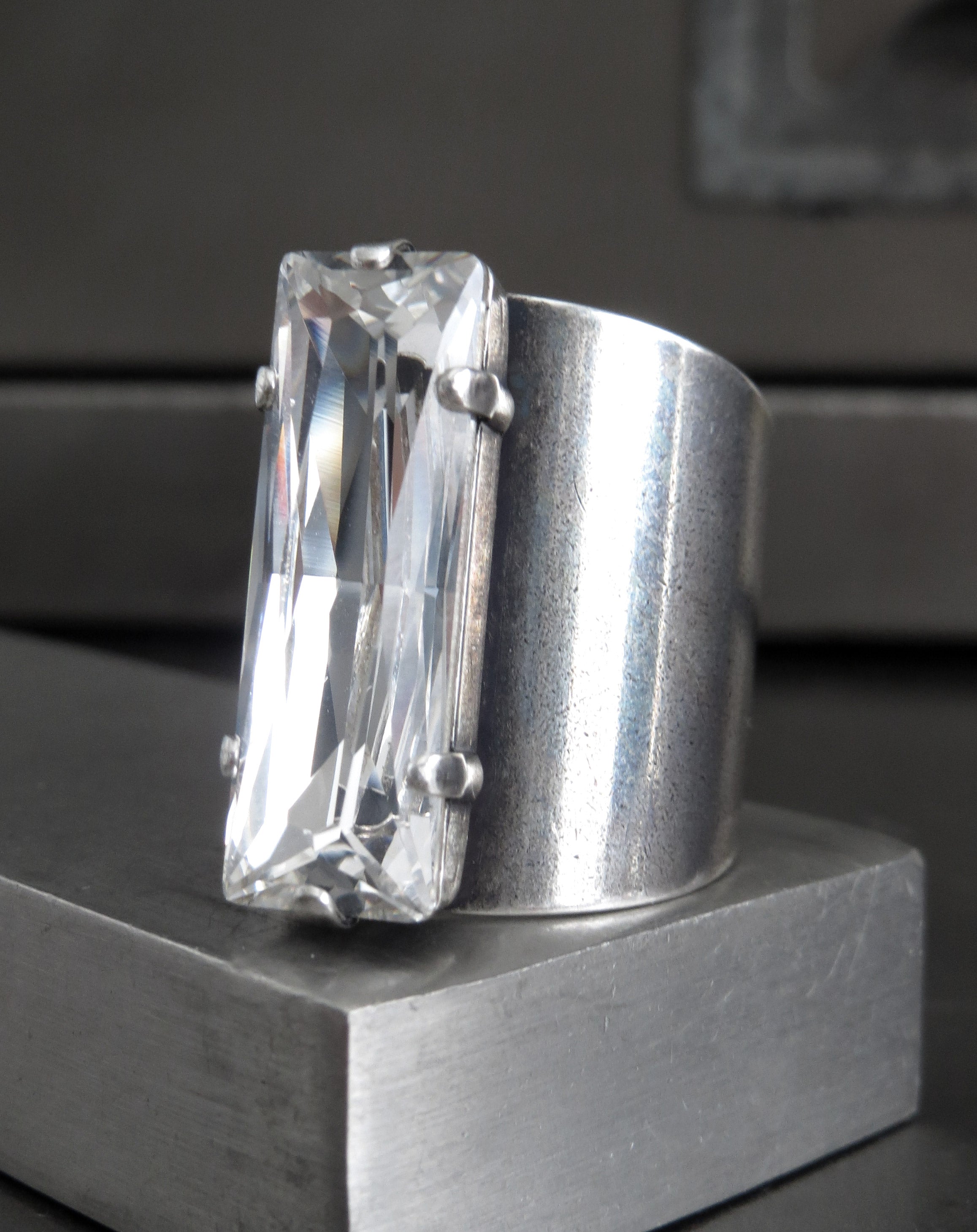 CONSTRUCT : PRECISION - Unisex Clear Crystal Ring