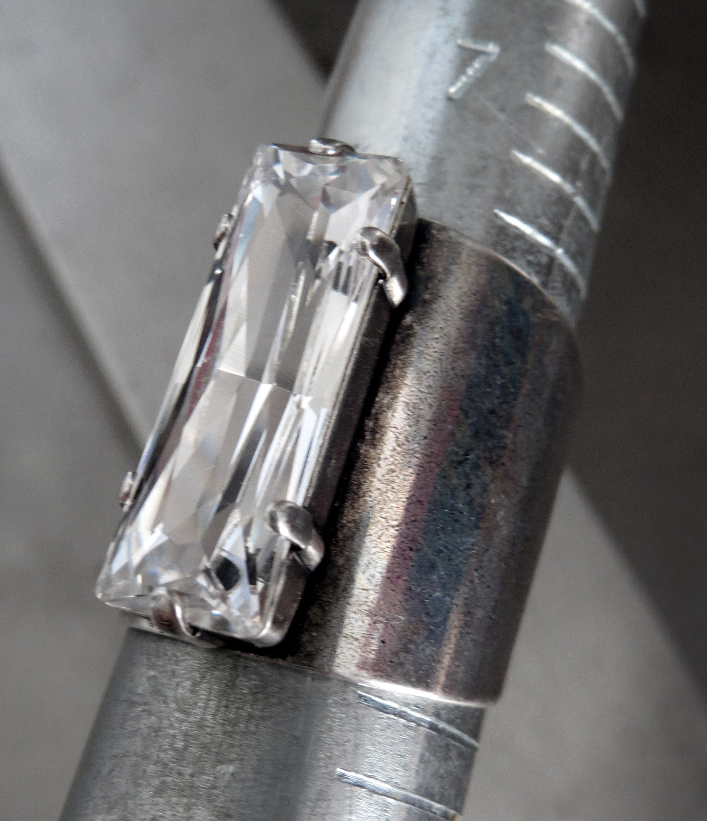 CONSTRUCT : PRECISION - Unisex Clear Crystal Ring