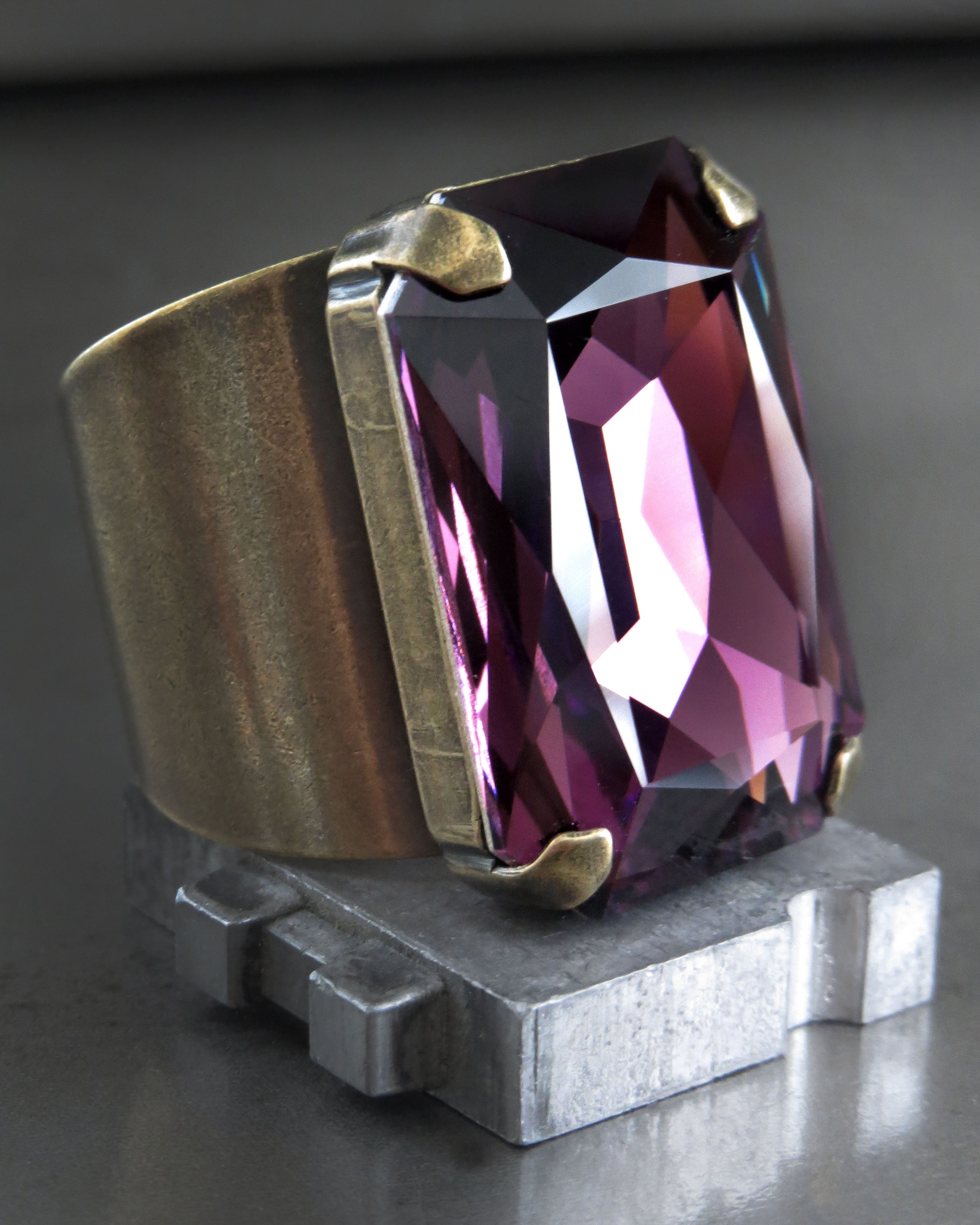 ROYALTY - Amethyst Purple Crystal Cocktail Ring