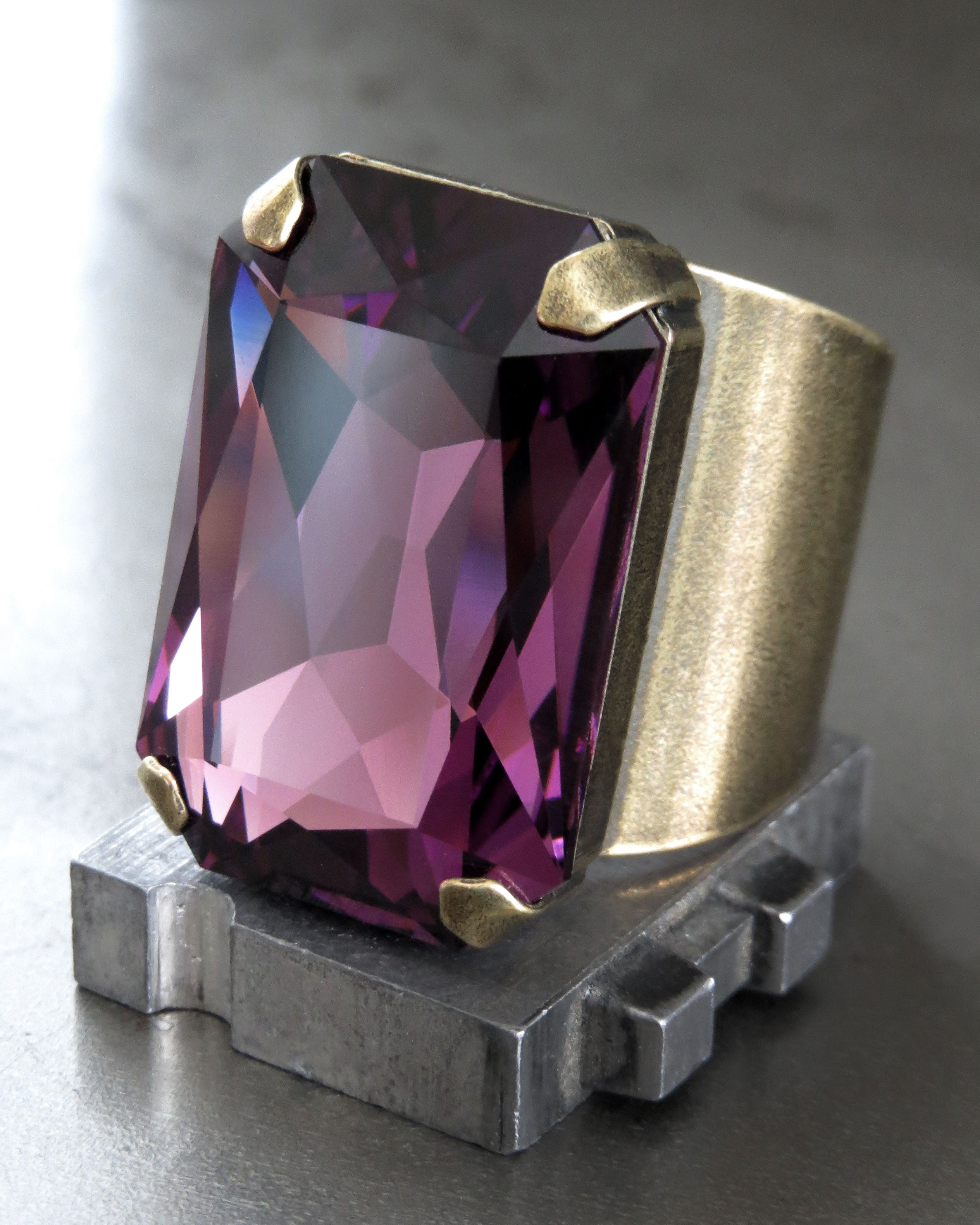 ROYALTY - Amethyst Purple Crystal Cocktail Ring