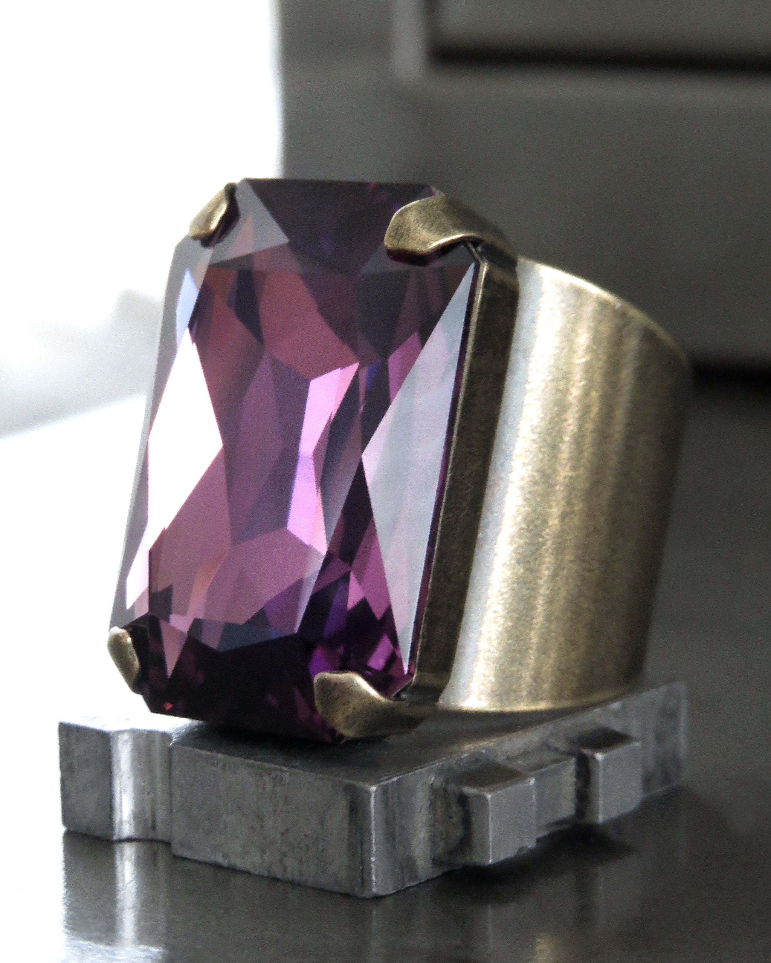 ROYALTY - Amethyst Purple Crystal Cocktail Ring