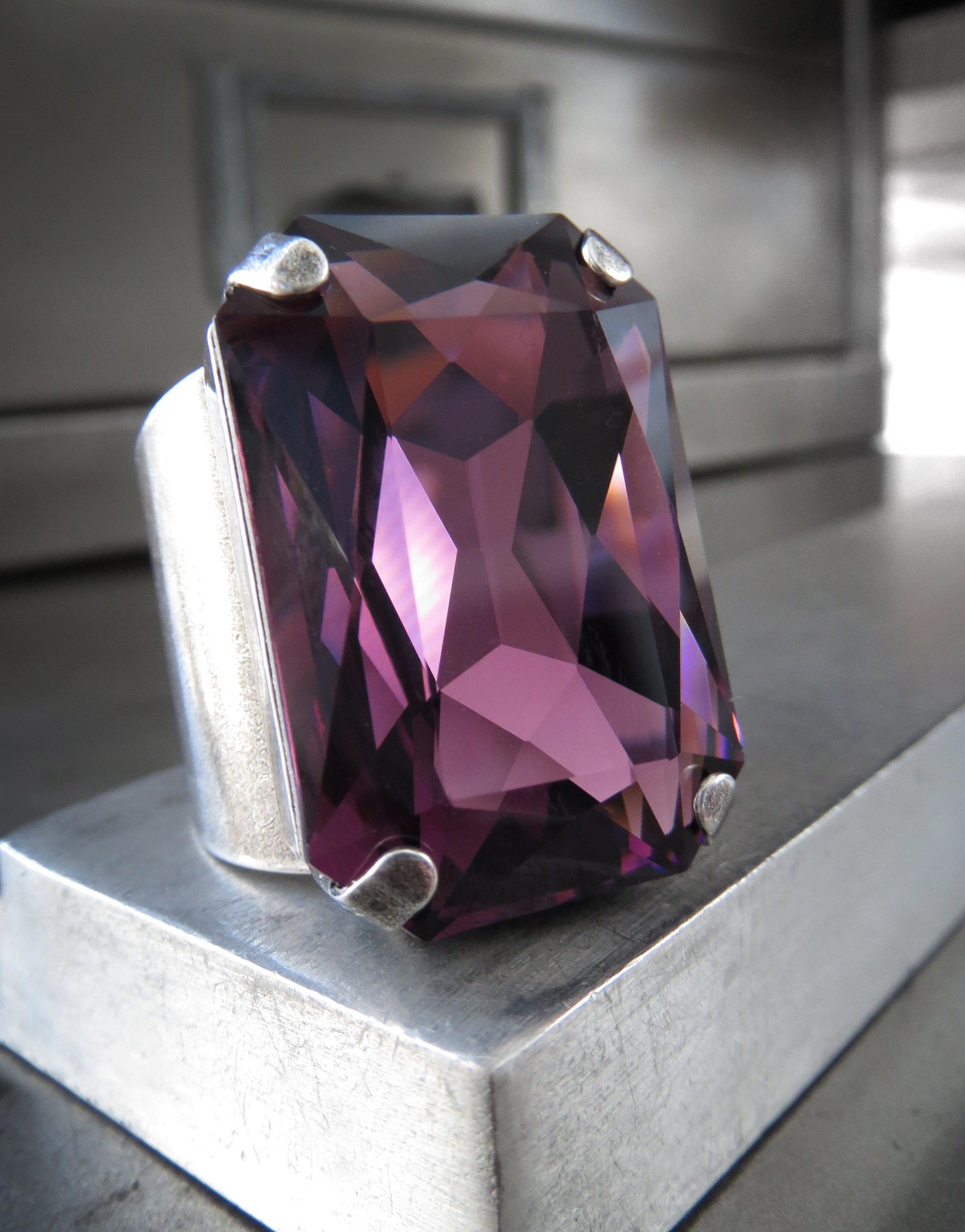 ROYALTY - Amethyst Purple Crystal Cocktail Ring