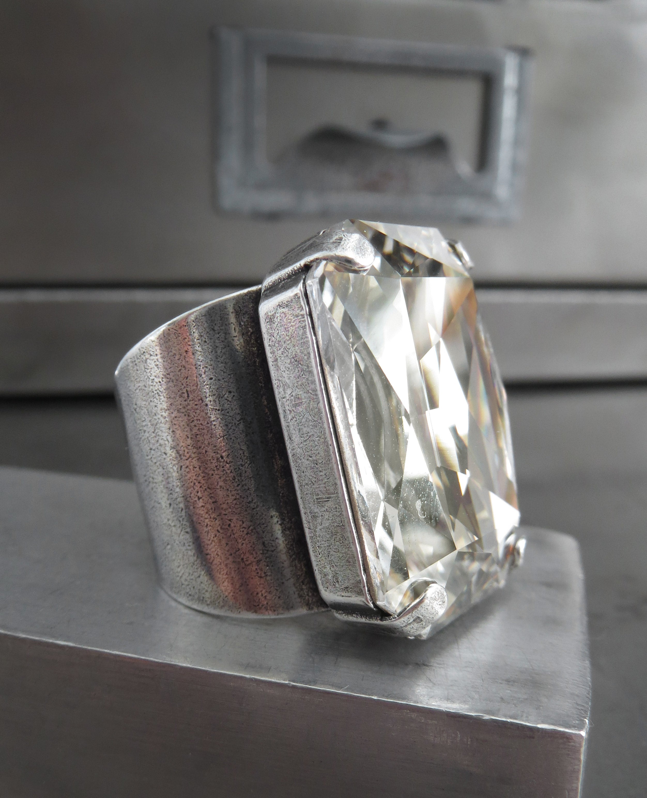 LUMINOUS - Large Rectangle Crystal Ring with Vintage Silver Sheen