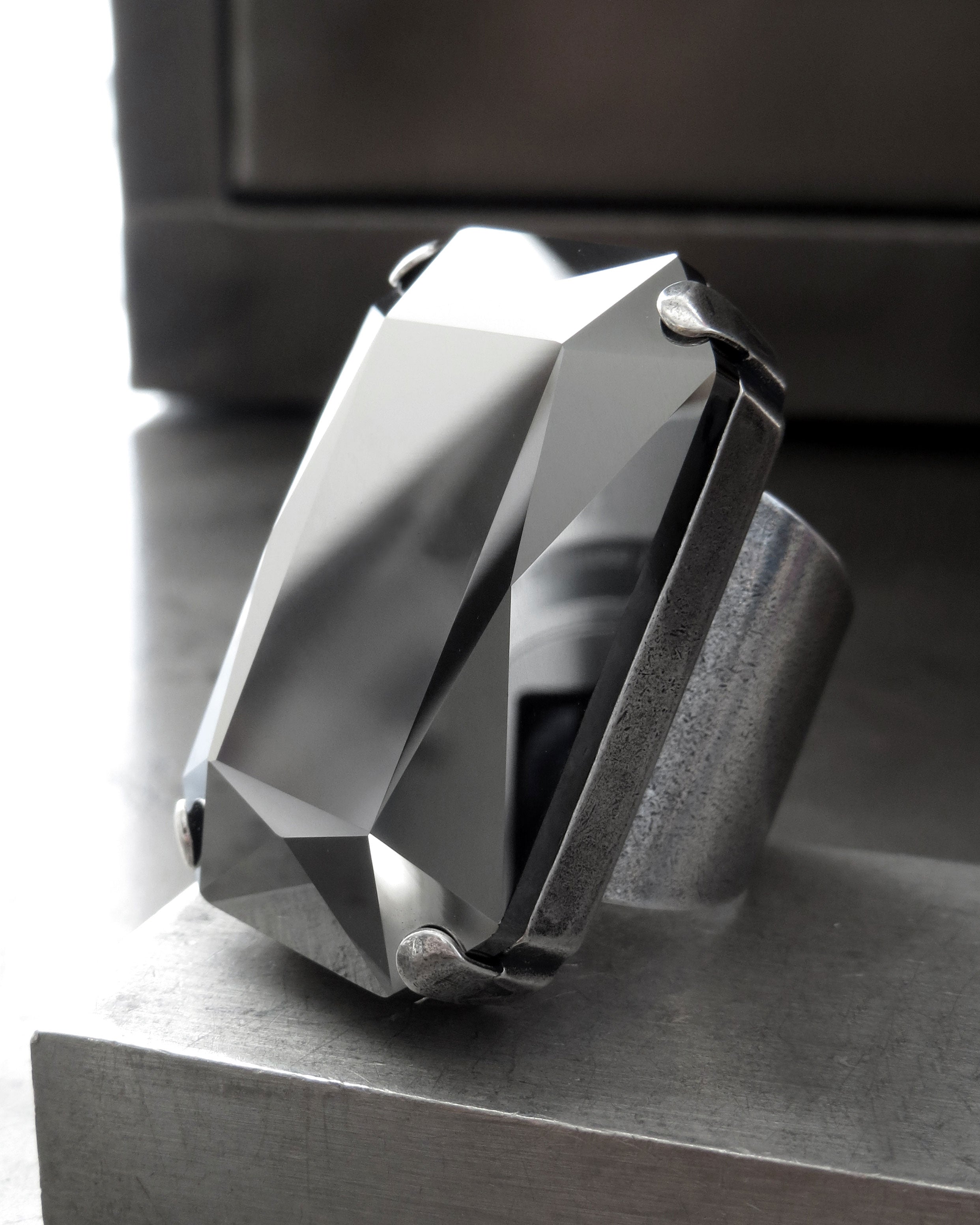 REFLECTION - Huge Metallic Gunmetal Black Crystal Ring, Unisex –  ShySiren.com