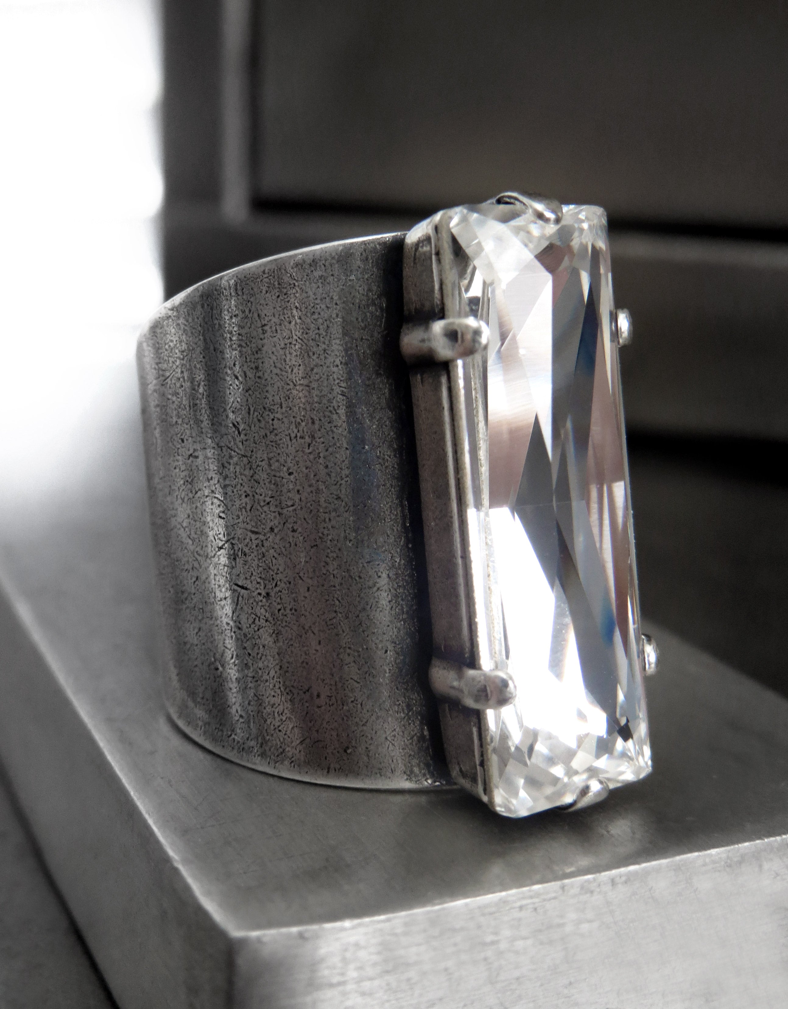 CONSTRUCT : PRECISION - Unisex Clear Crystal Ring